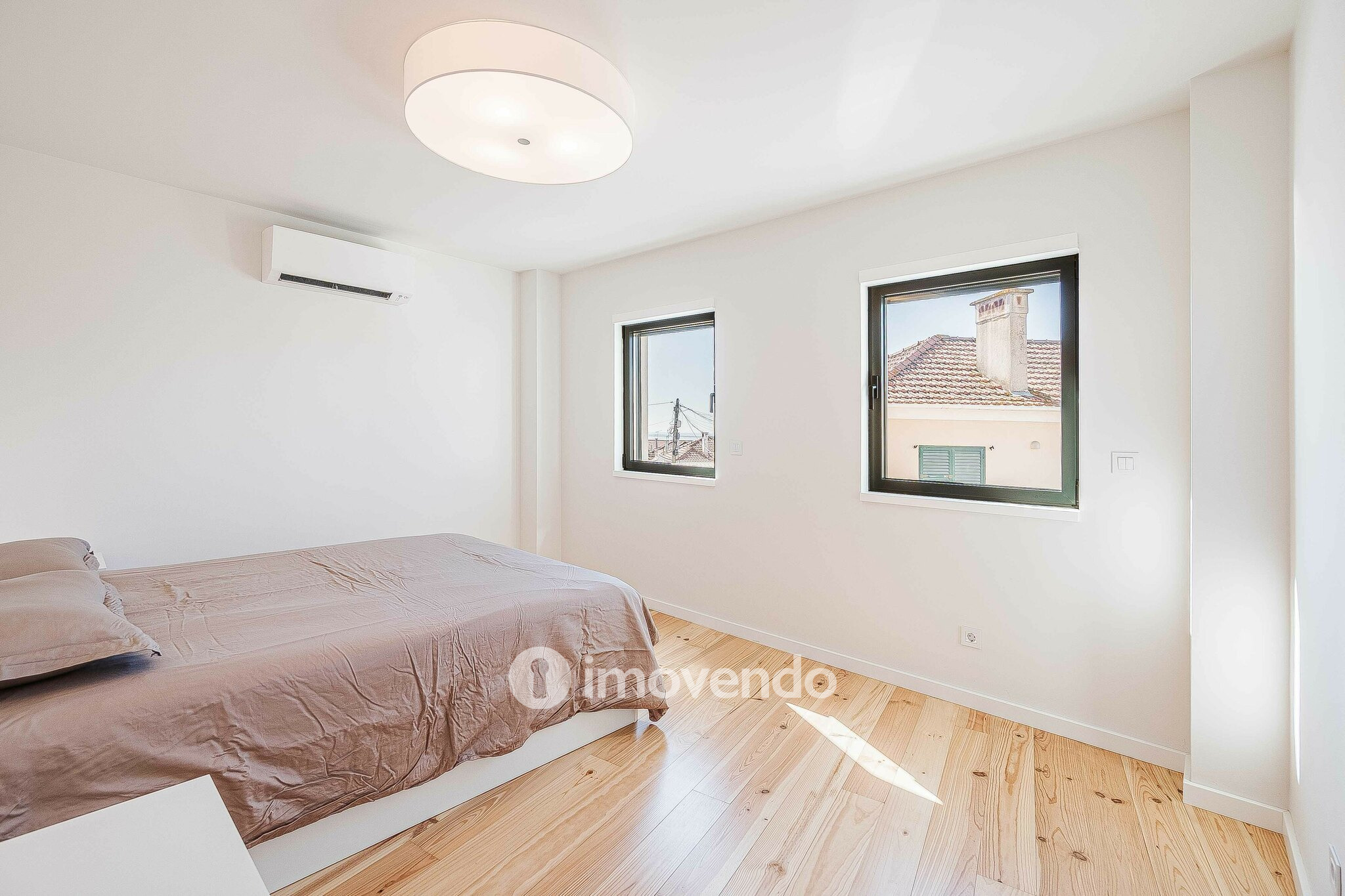 Moradia T2+1 exclusiva e nova, com vista Rio, no Bairro Madre de Deus