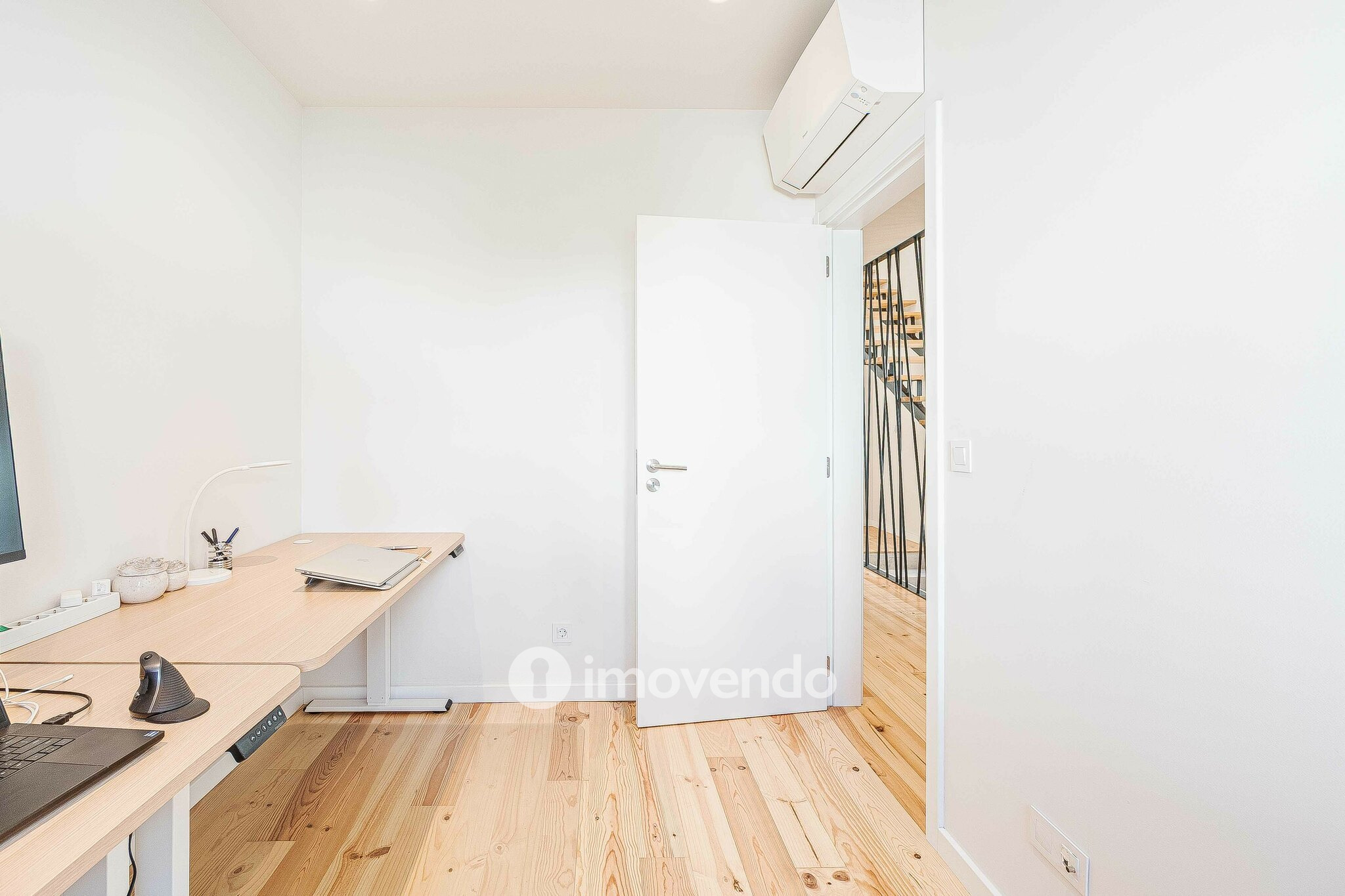 Moradia T2+1 exclusiva e nova, com vista Rio, no Bairro Madre de Deus