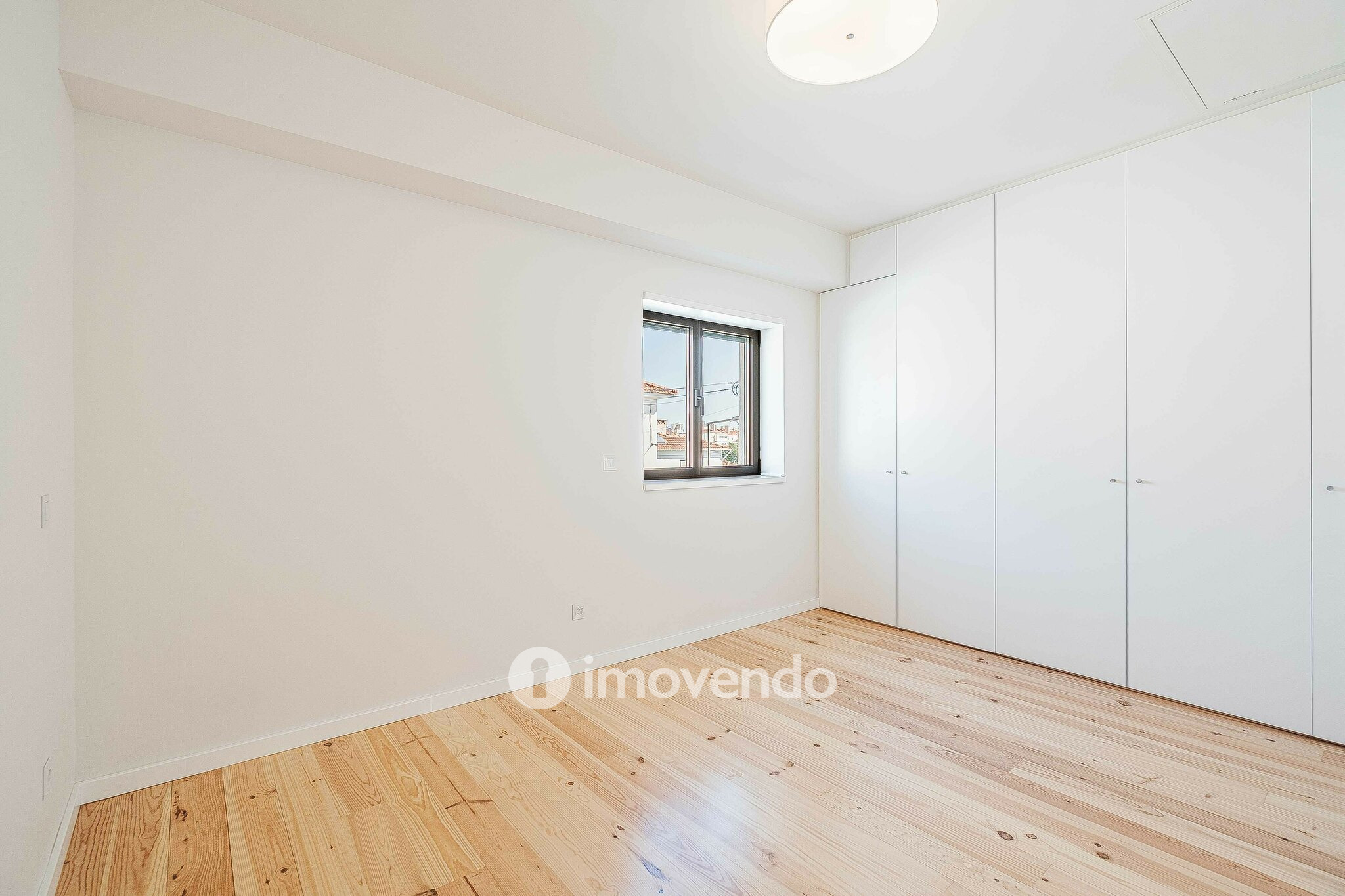 Moradia T2+1 exclusiva e nova, com vista Rio, no Bairro Madre de Deus