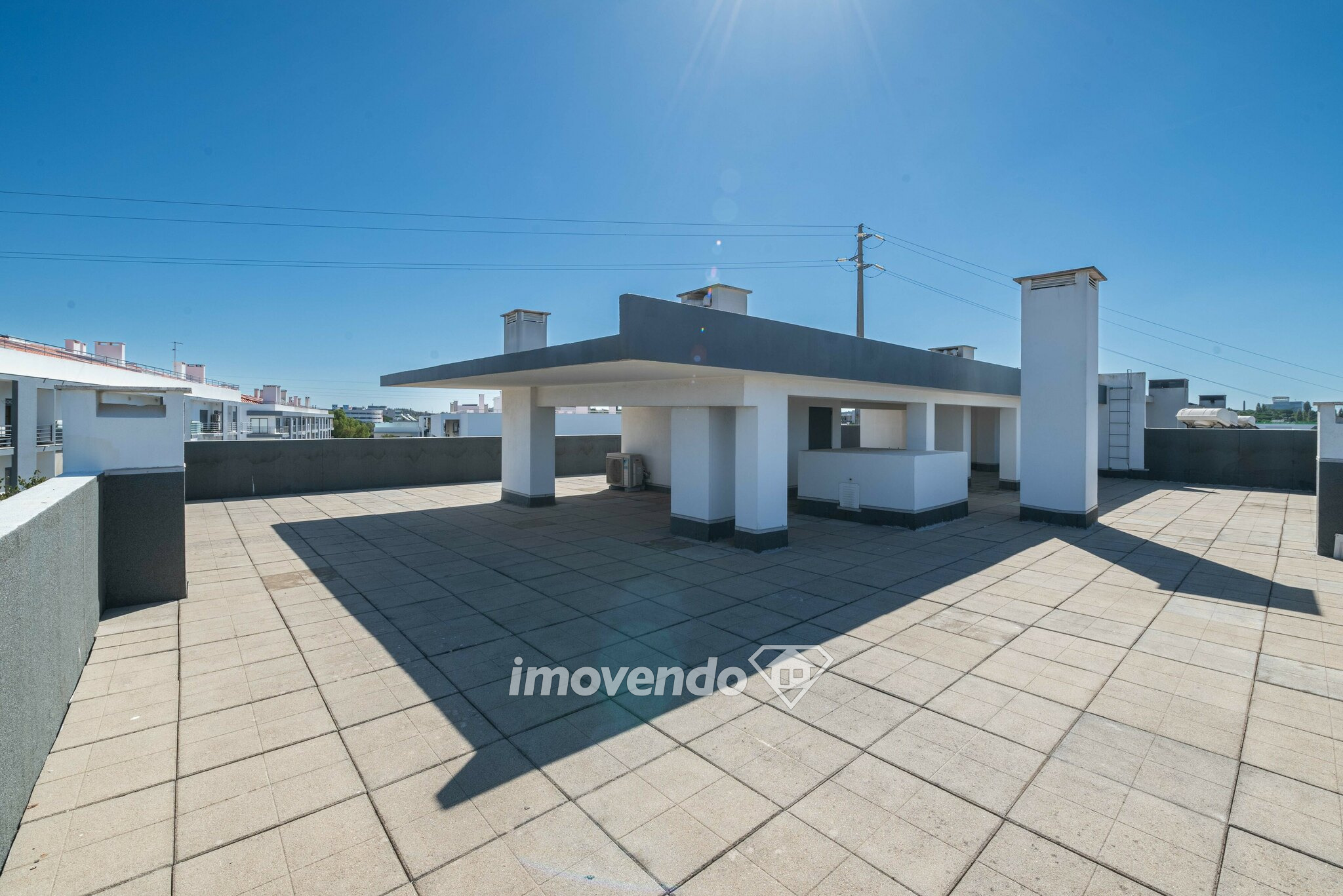 Apartamento T3 exclusivo, com garagem e vistas Mar e Serra, em Oeiras