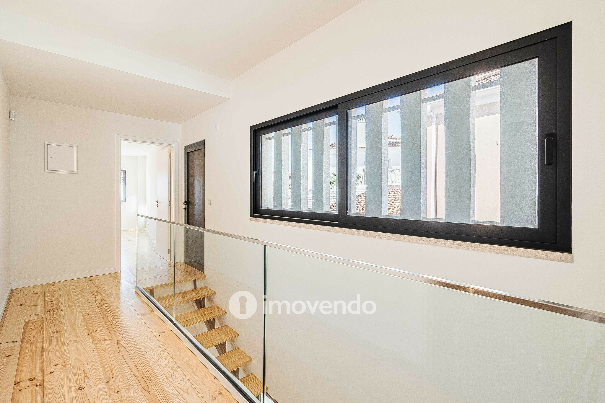 Moradia T2+1 exclusiva e nova, com vista Rio, no Bairro Madre de Deus