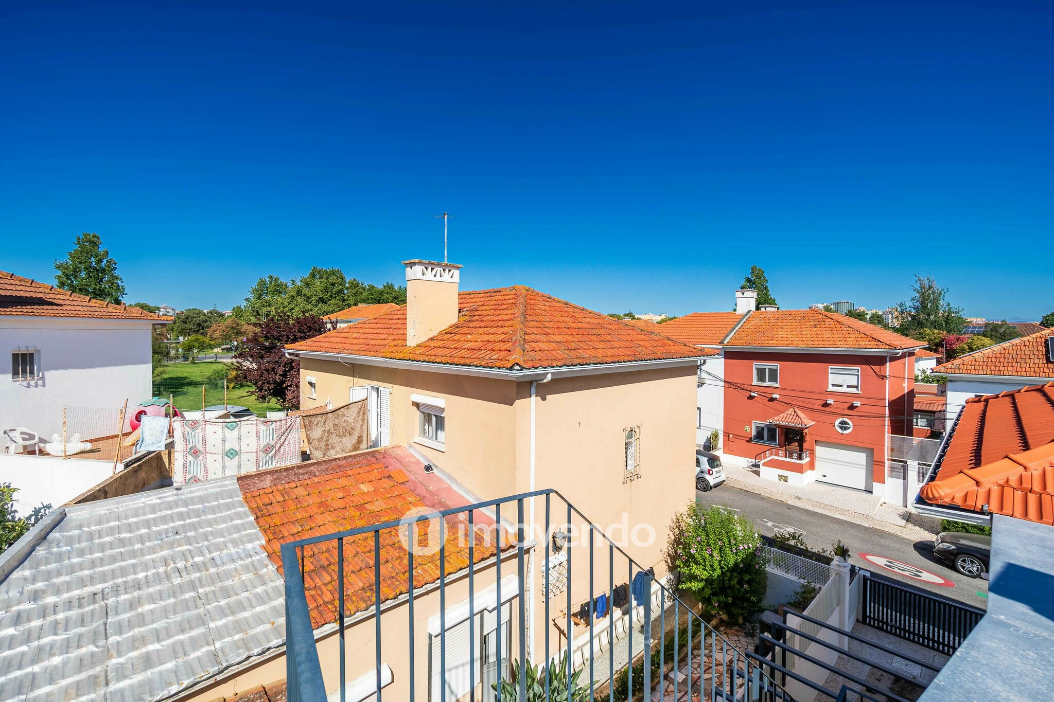 Moradia T2+1 exclusiva e nova, com vista Rio, no Bairro Madre de Deus