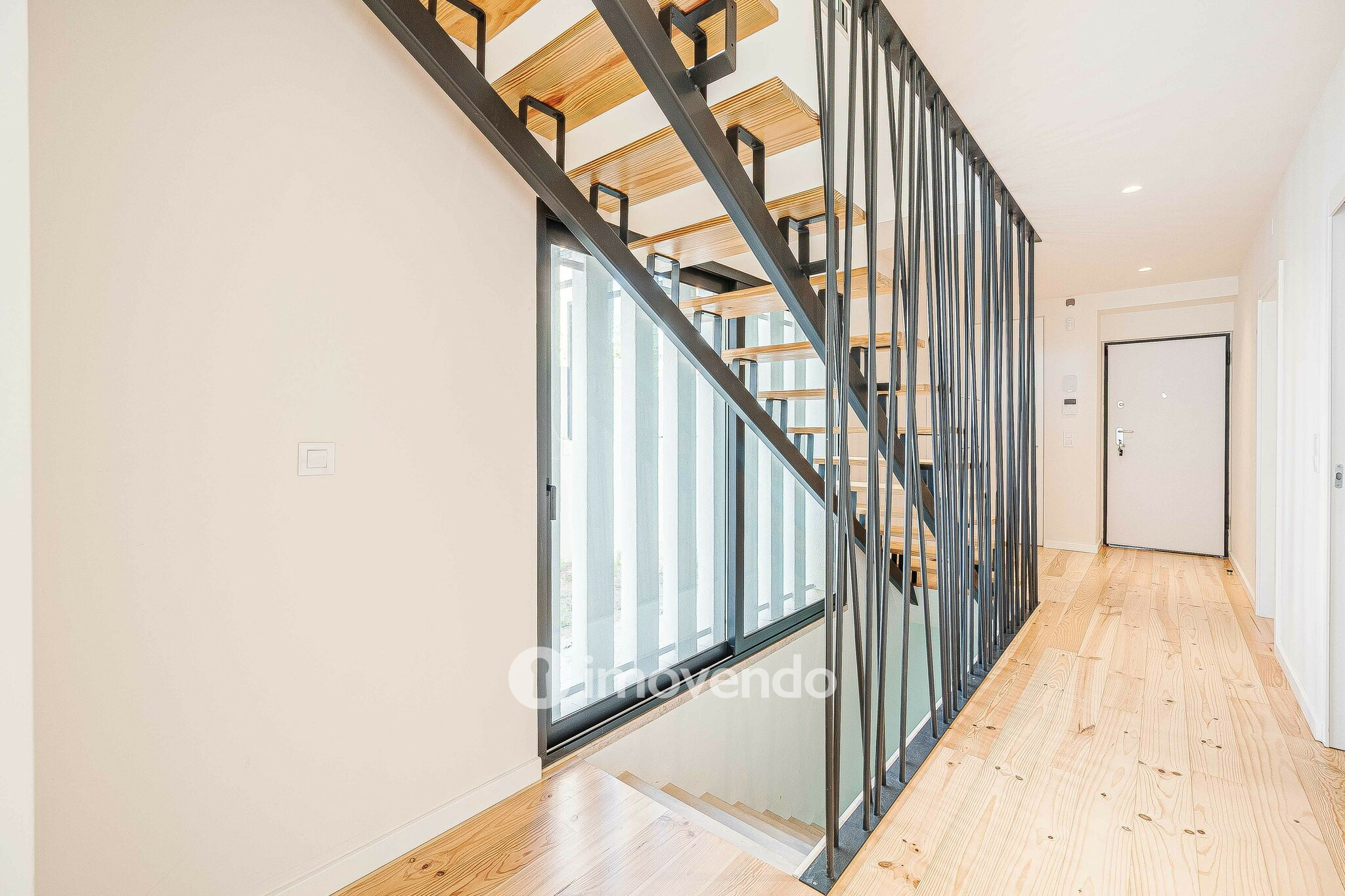 Moradia T2+1 exclusiva e nova, com vista Rio, no Bairro Madre de Deus