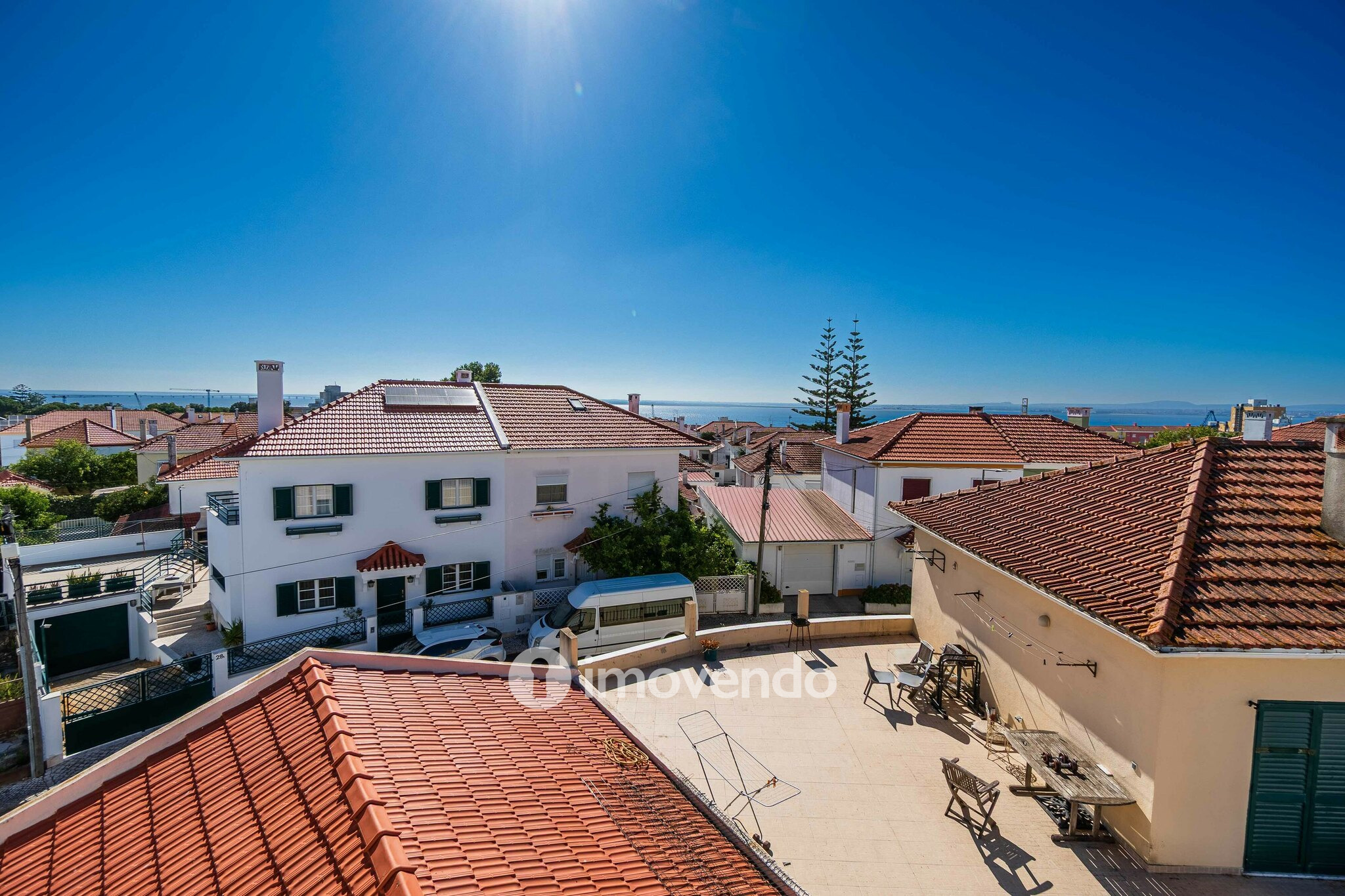 Moradia T2+1 exclusiva e nova, com vista Rio, no Bairro Madre de Deus