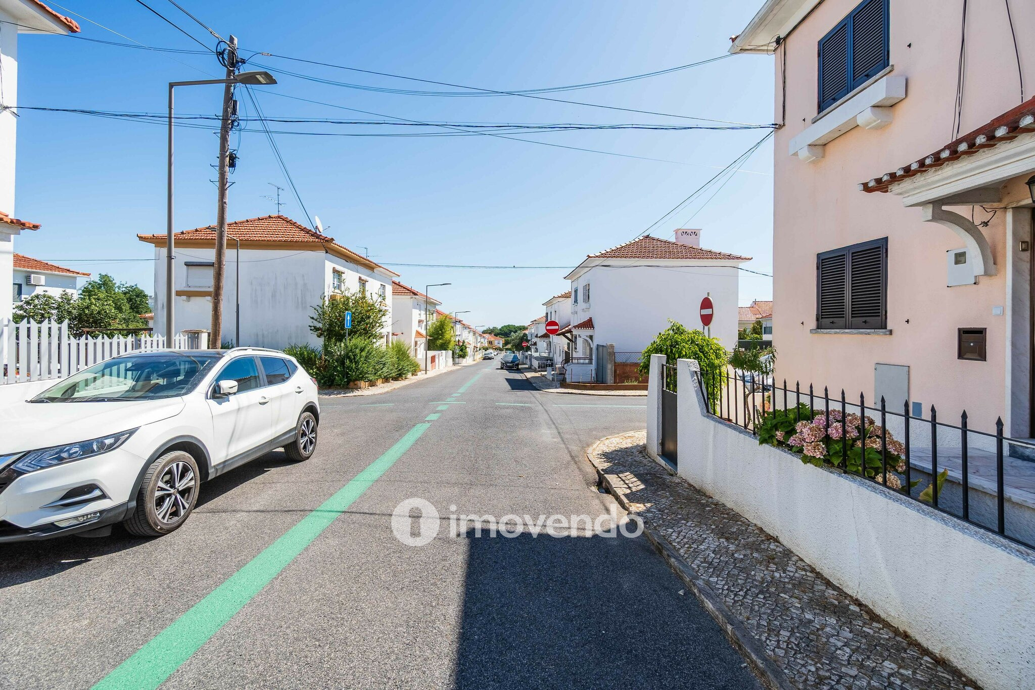 Moradia T2+1 exclusiva e nova, com vista Rio, no Bairro Madre de Deus