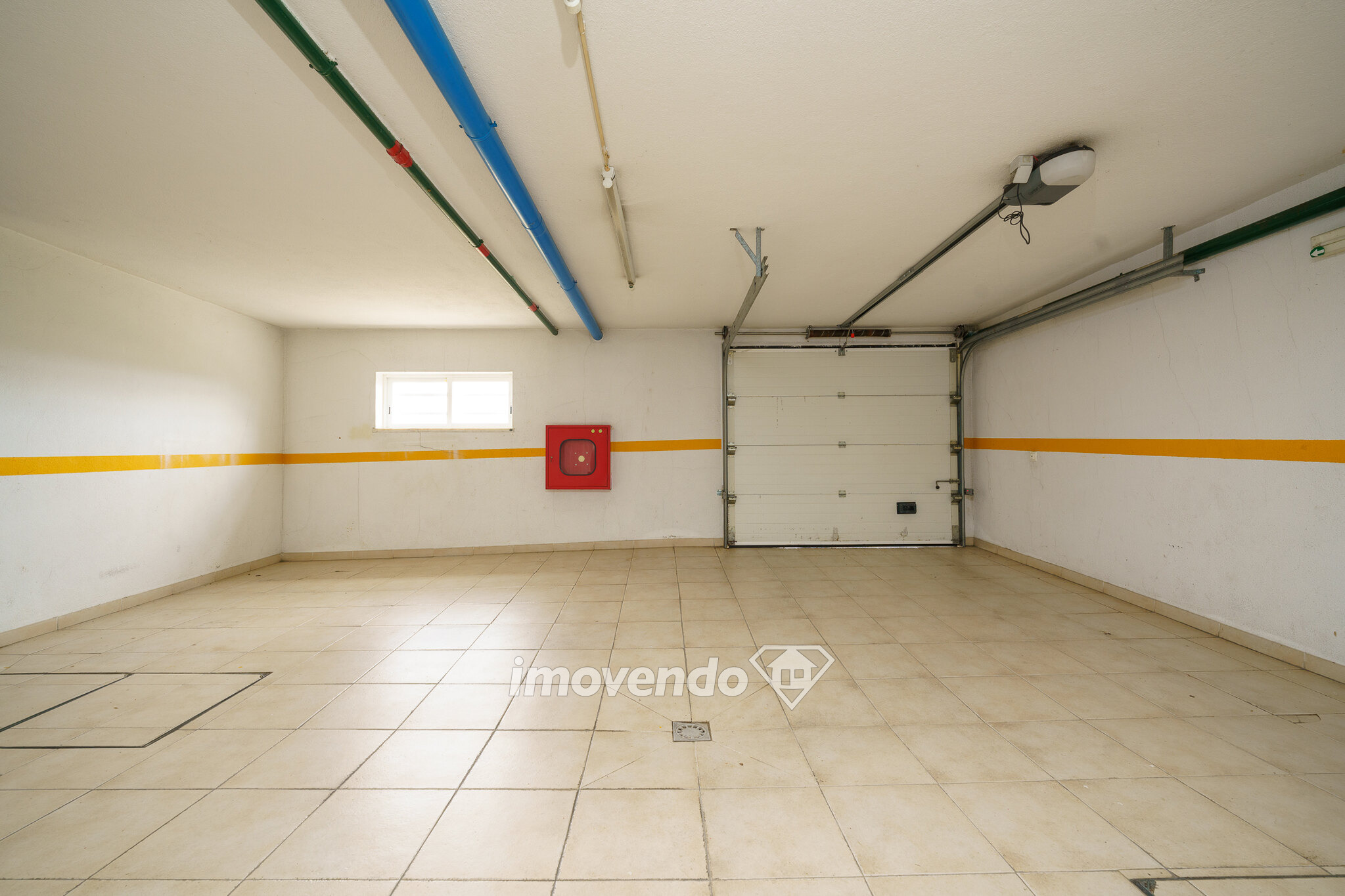 Apartamento T2, com estacionamento e arrecadação, na Sobreda