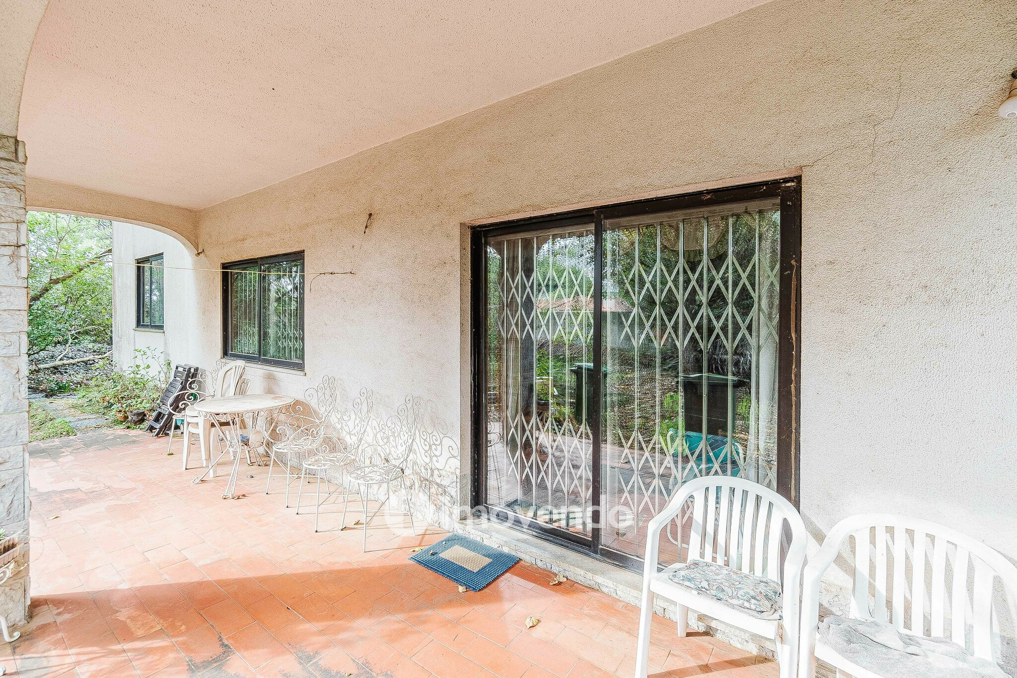 Moradia T7 num terreno com 1.700m², numa zona premium, em Birre