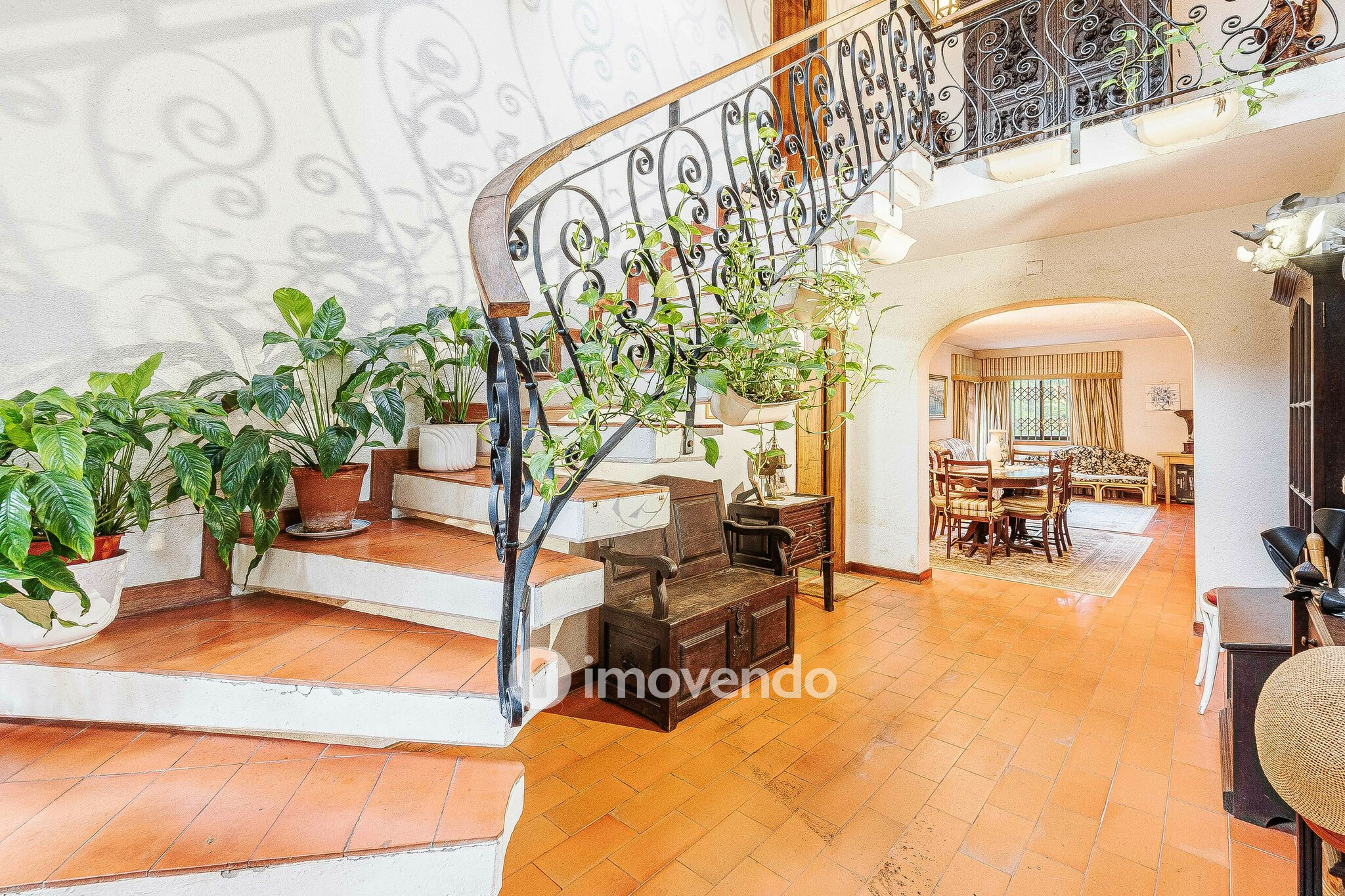 Moradia T7 num terreno com 1.700m², numa zona premium, em Birre