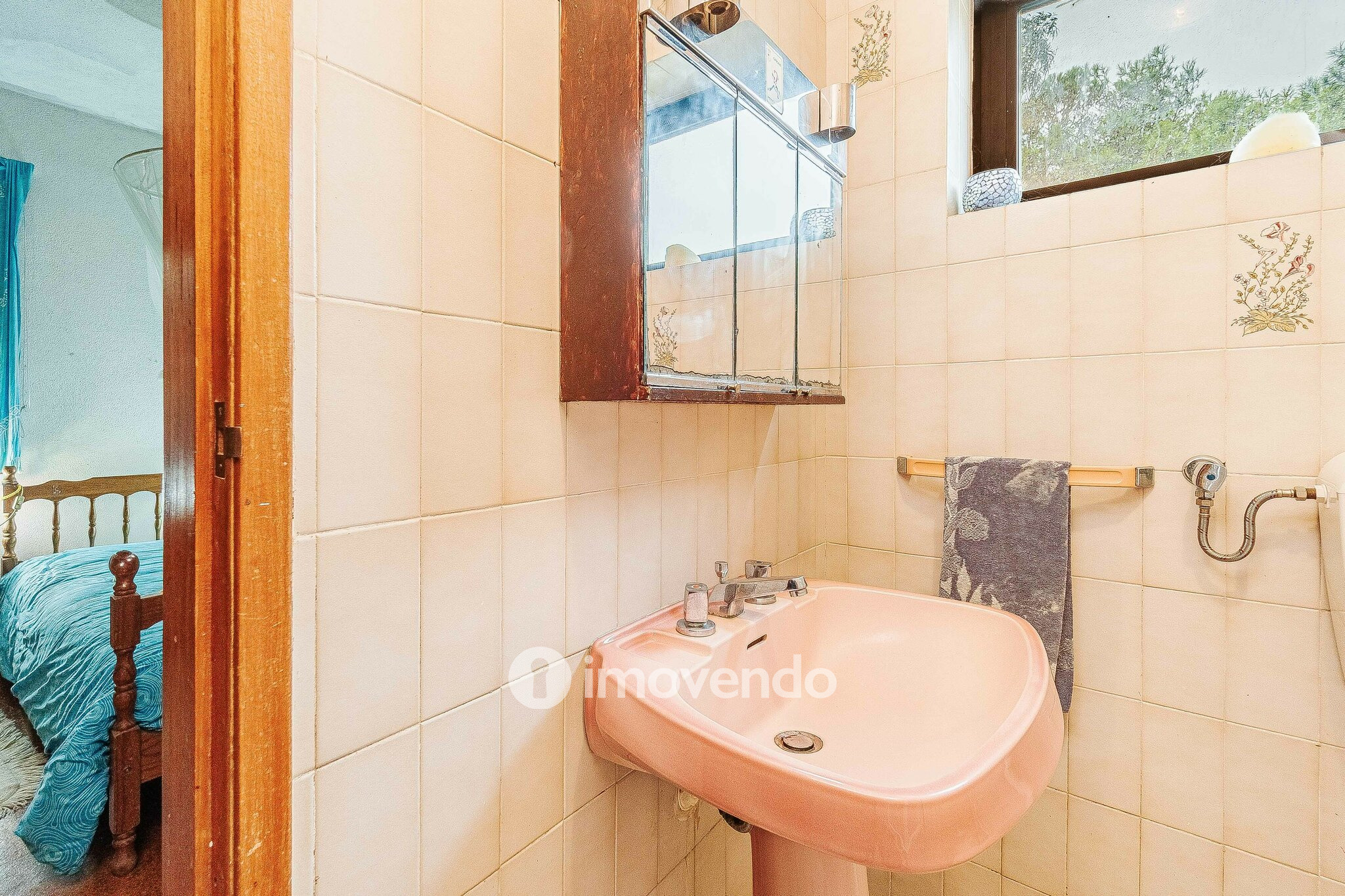 Moradia T7 num terreno com 1.700m², numa zona premium, em Birre