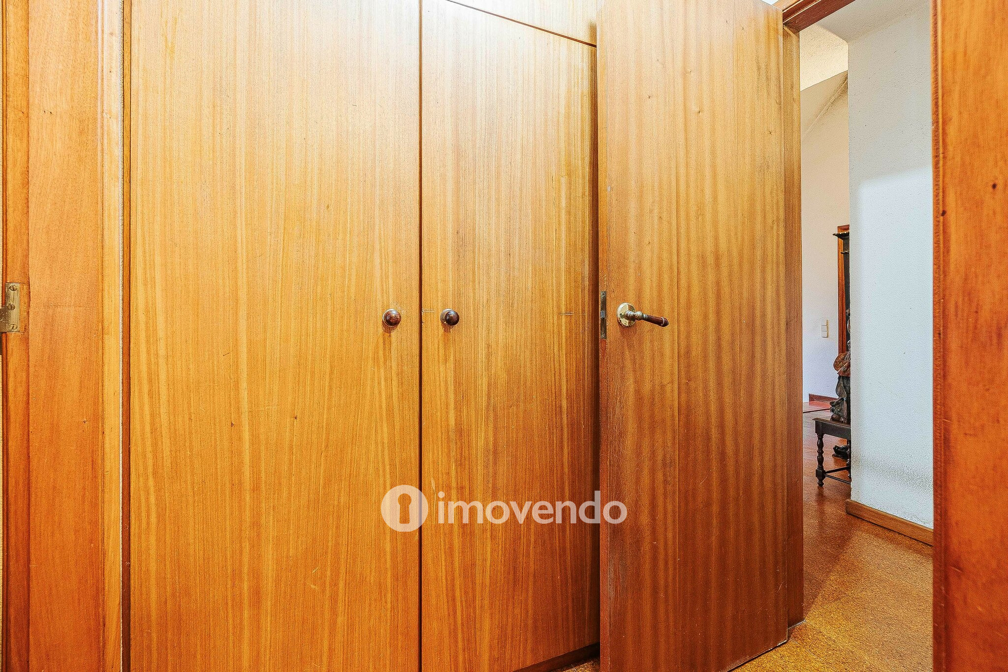 Moradia T7 num terreno com 1.700m², numa zona premium, em Birre