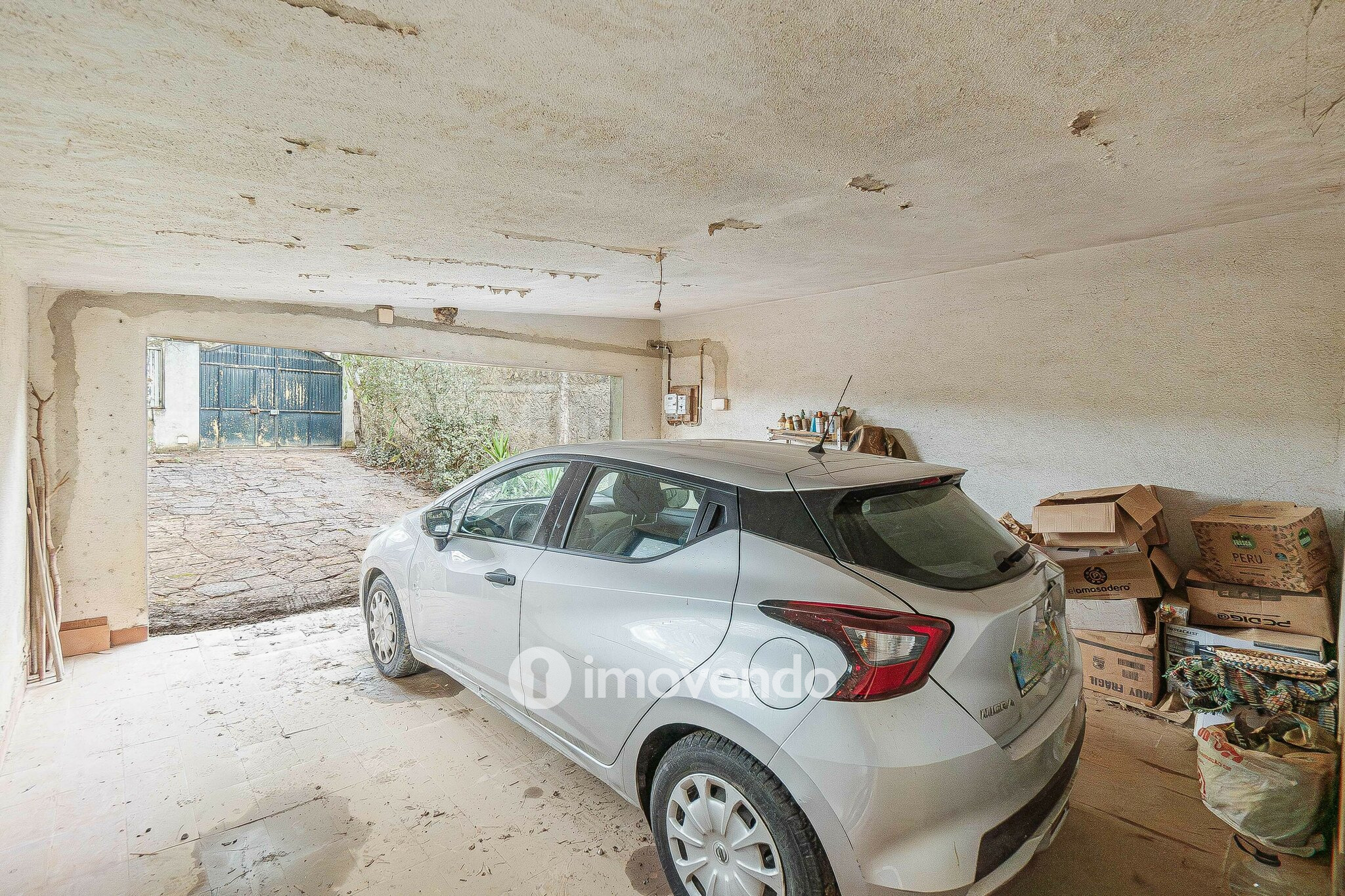 Moradia T7 num terreno com 1.700m², numa zona premium, em Birre