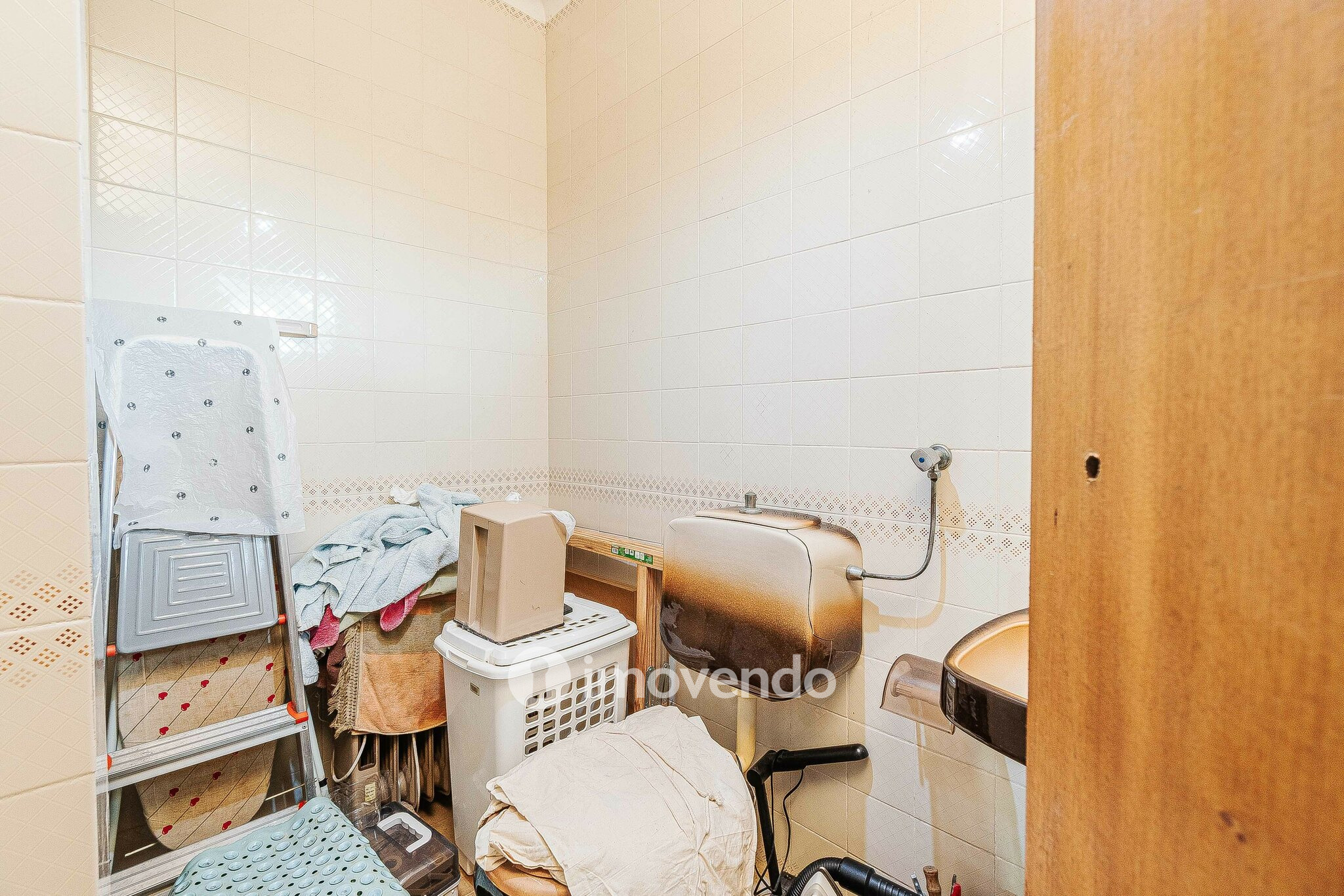 Moradia T7 num terreno com 1.700m², numa zona premium, em Birre