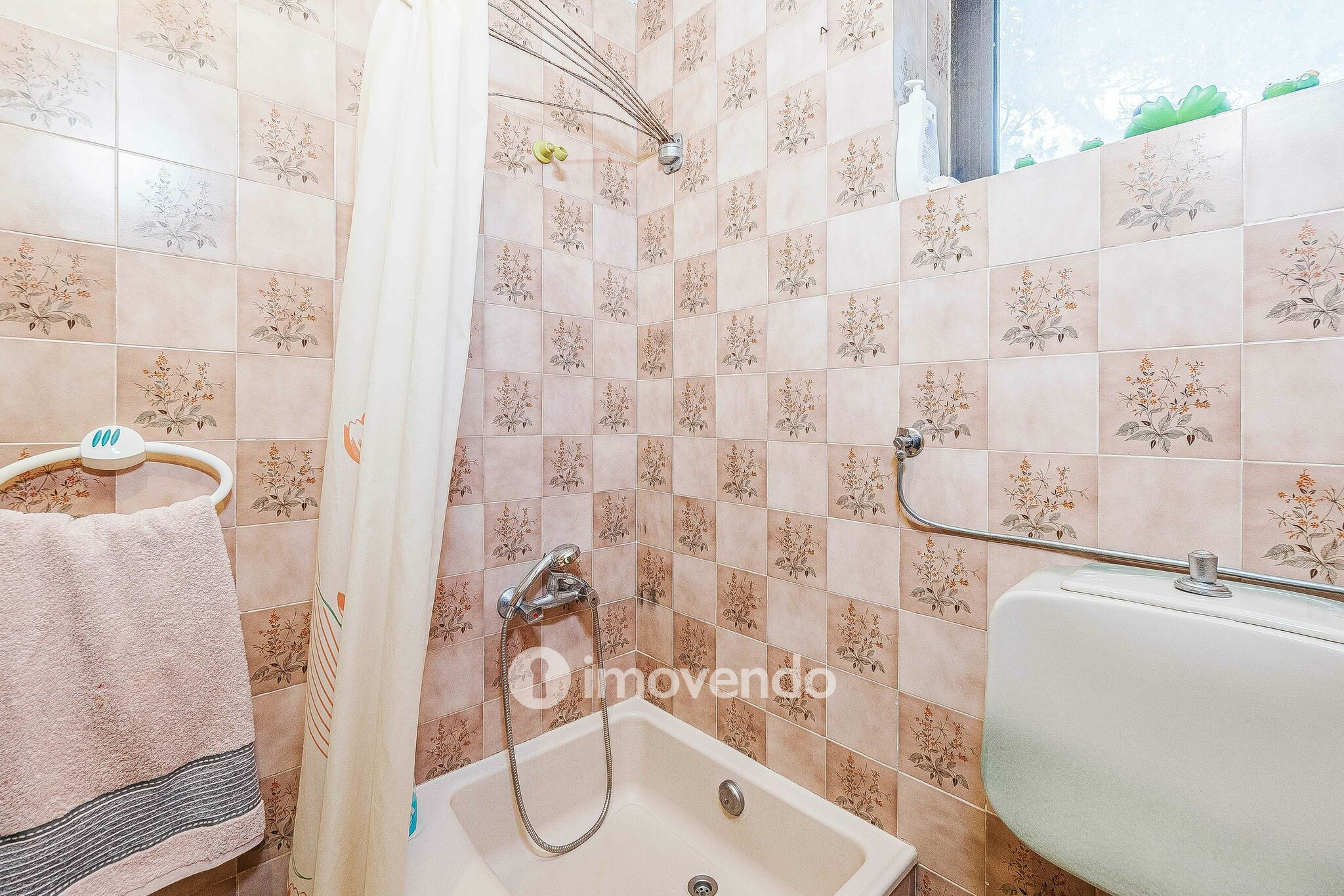 Moradia T7 num terreno com 1.700m², numa zona premium, em Birre