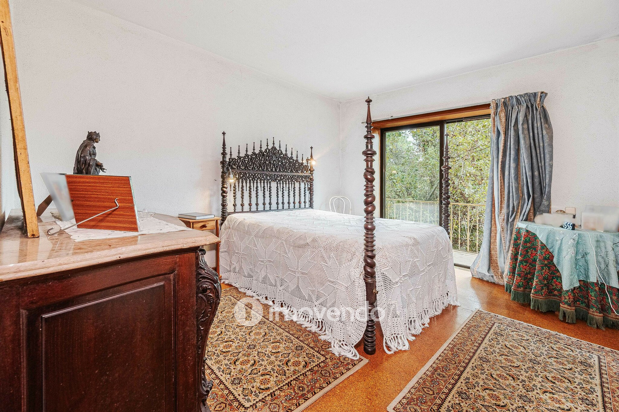 Moradia T7 num terreno com 1.700m², numa zona premium, em Birre