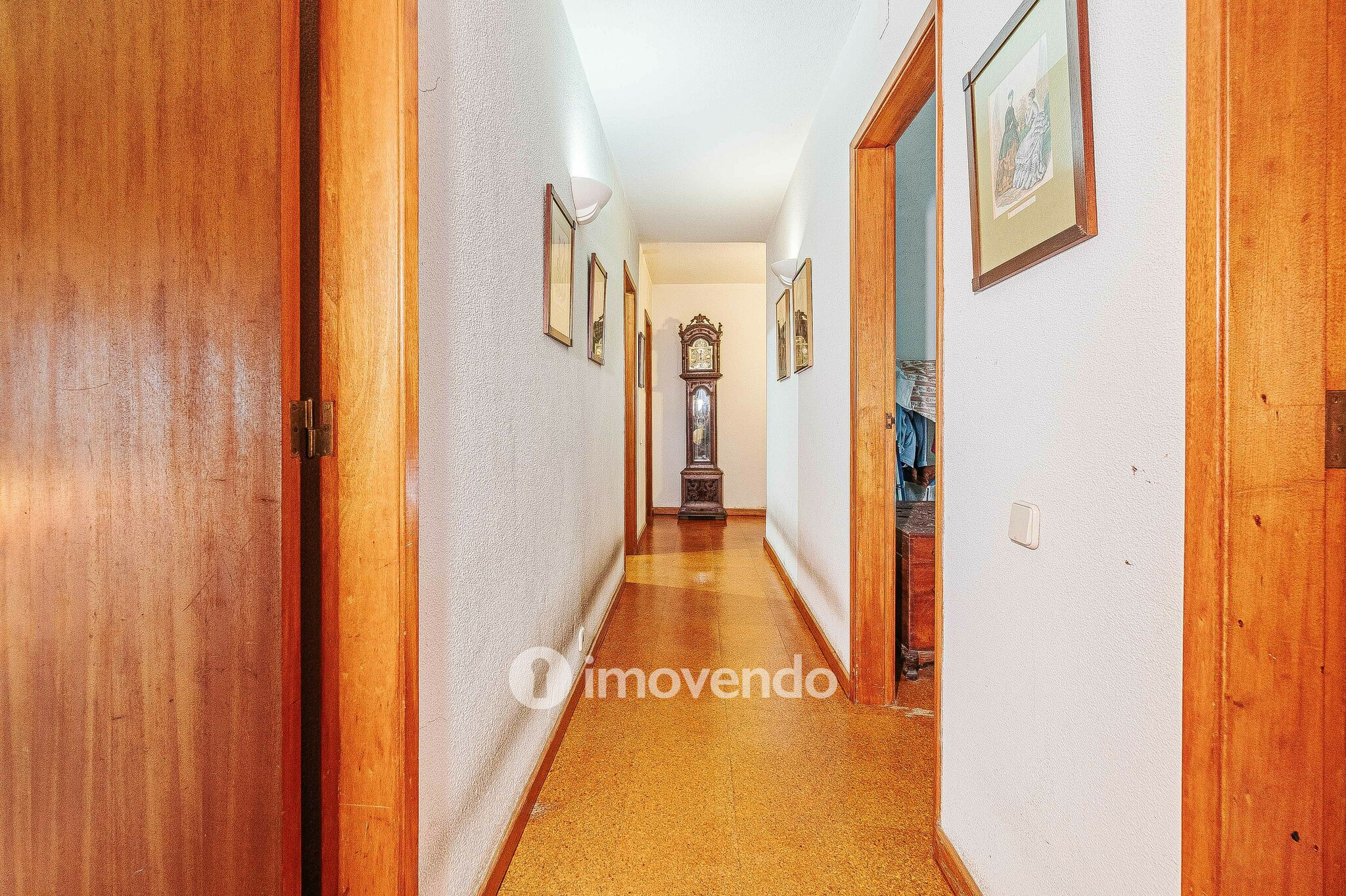 Moradia T7 num terreno com 1.700m², numa zona premium, em Birre