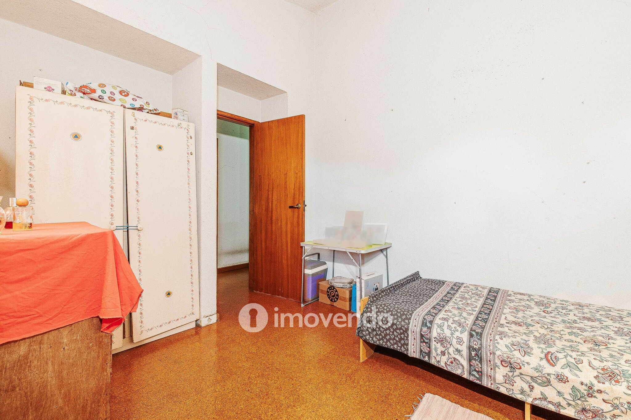 Moradia T7 num terreno com 1.700m², numa zona premium, em Birre