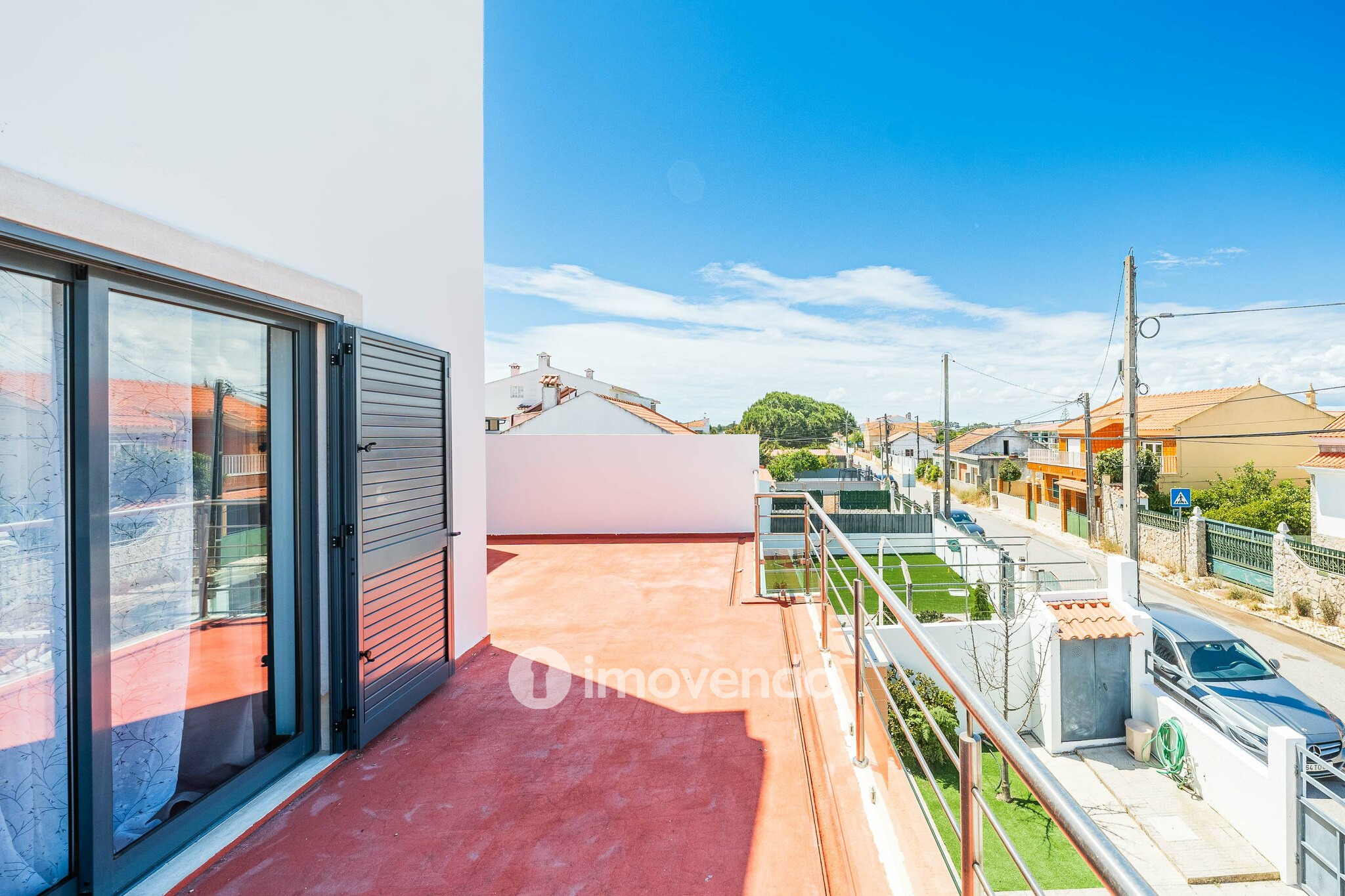 Moradia T3+1 de design moderno, com jardim, na Quinta do Anjo