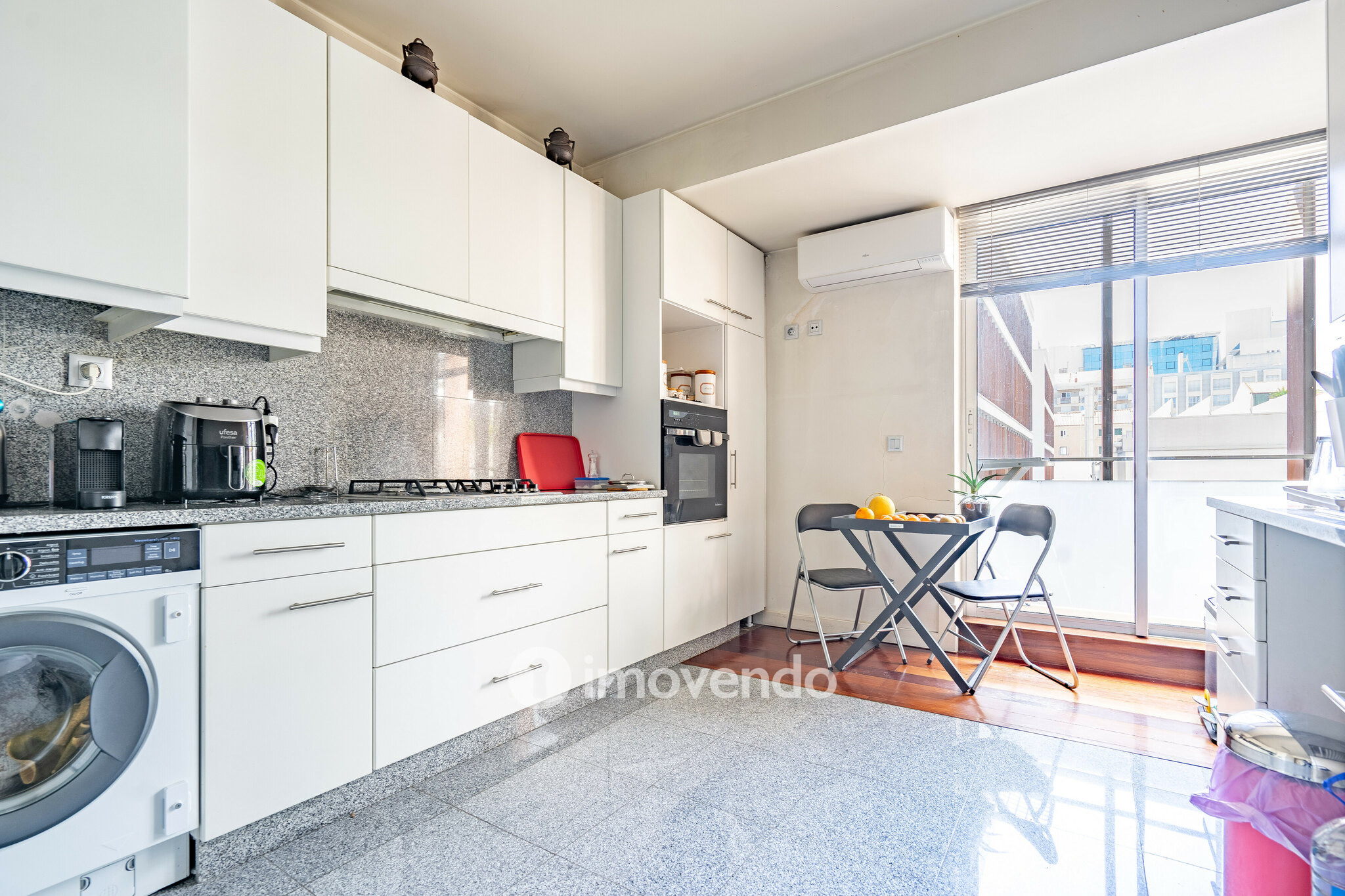 Apartamento T3 premium, com estacionamento, nas Amoreiras, Lisboa