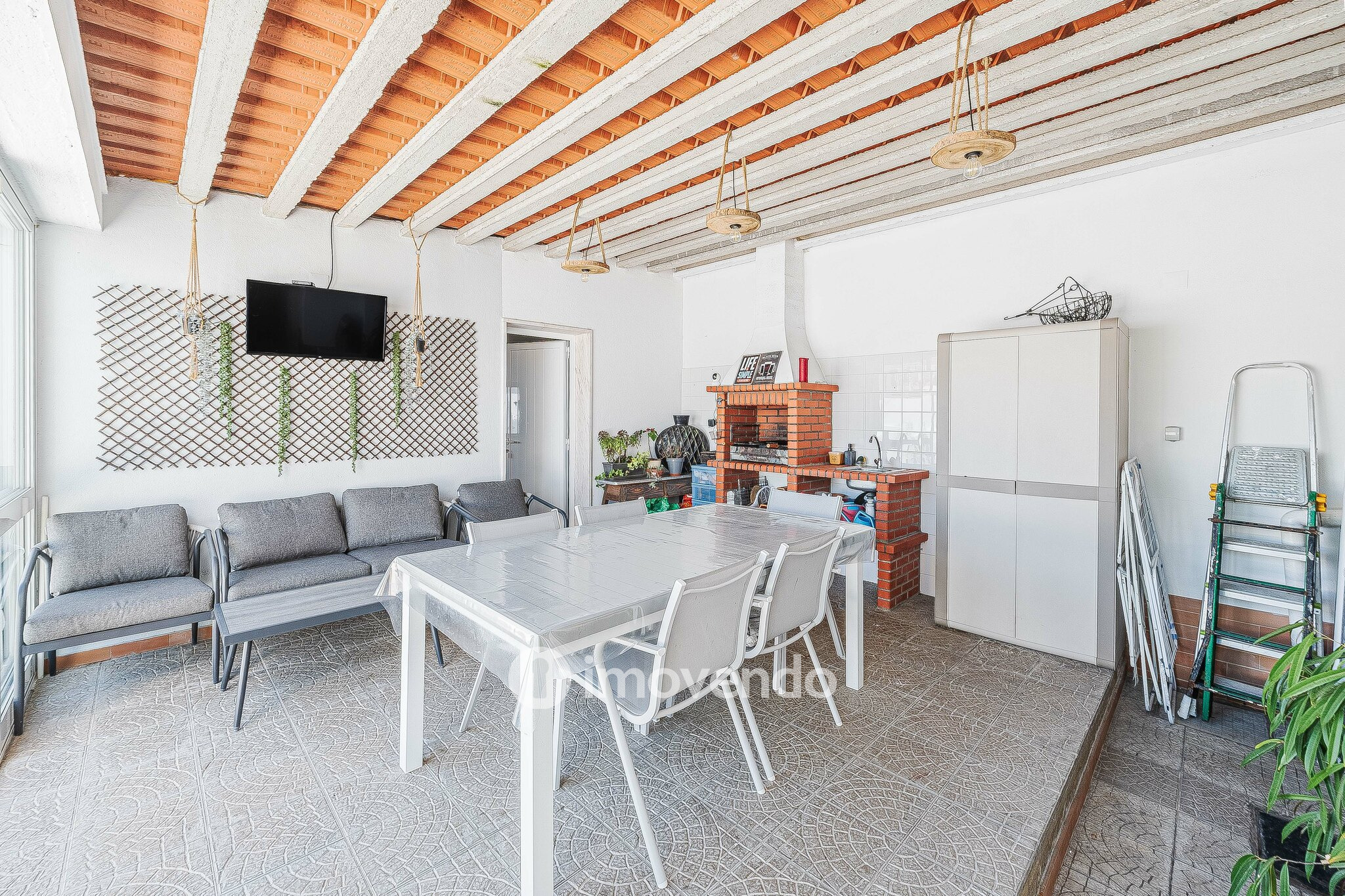 Moradia T3+1 de design moderno, com jardim, na Quinta do Anjo