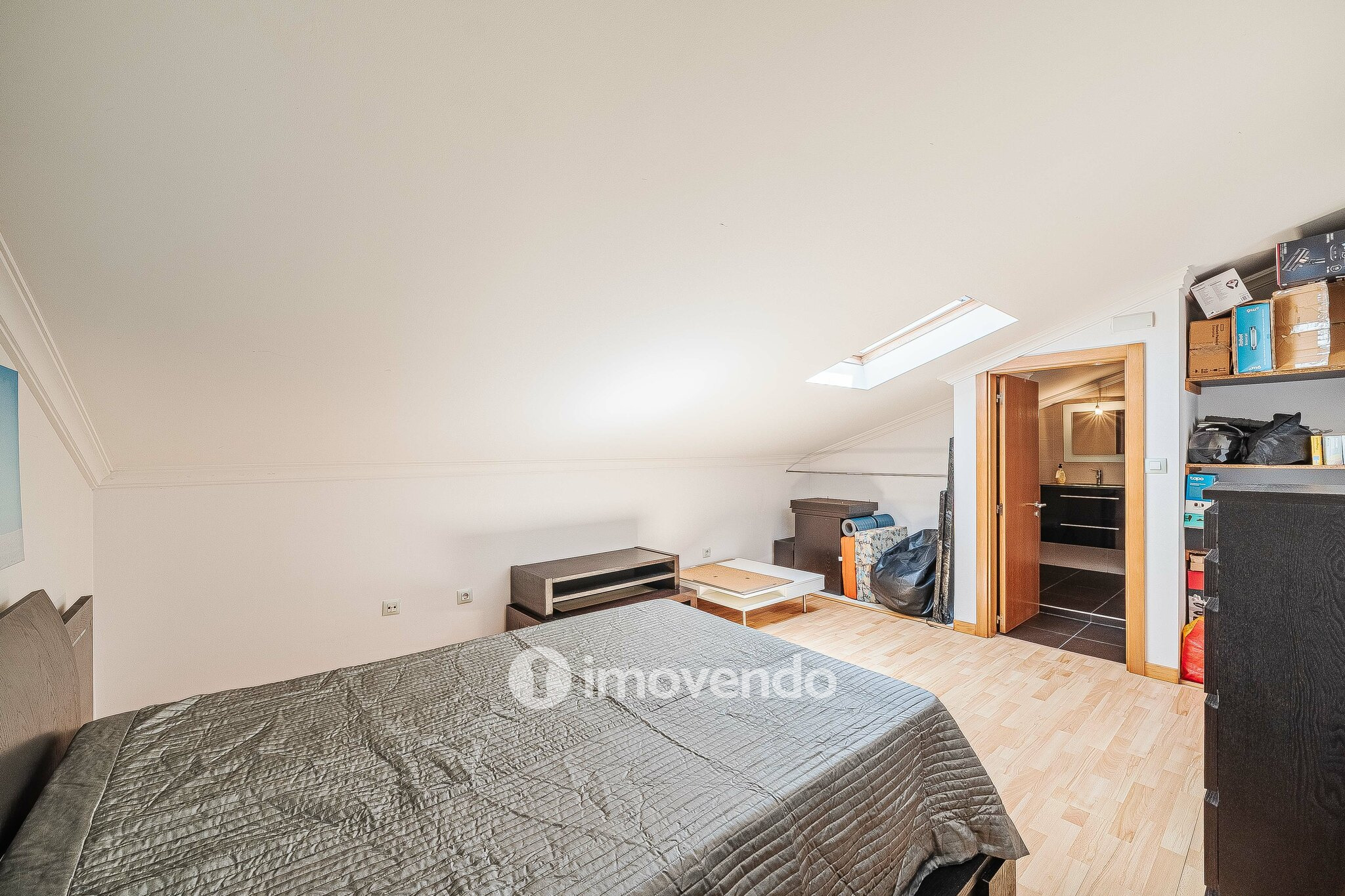 Moradia T3+1 de design moderno, com jardim, na Quinta do Anjo
