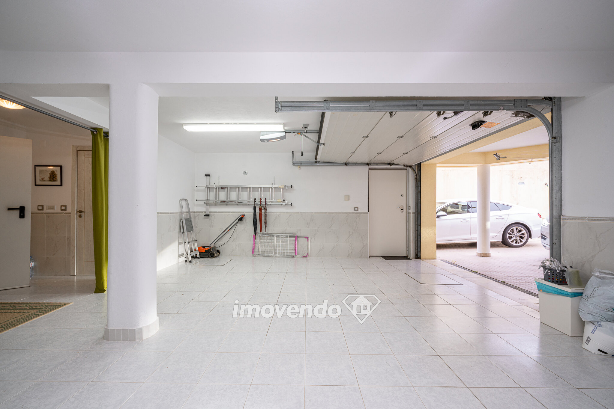 Moradia exclusiva T3+1 com garagem e jardim, na Marisol, Corroios