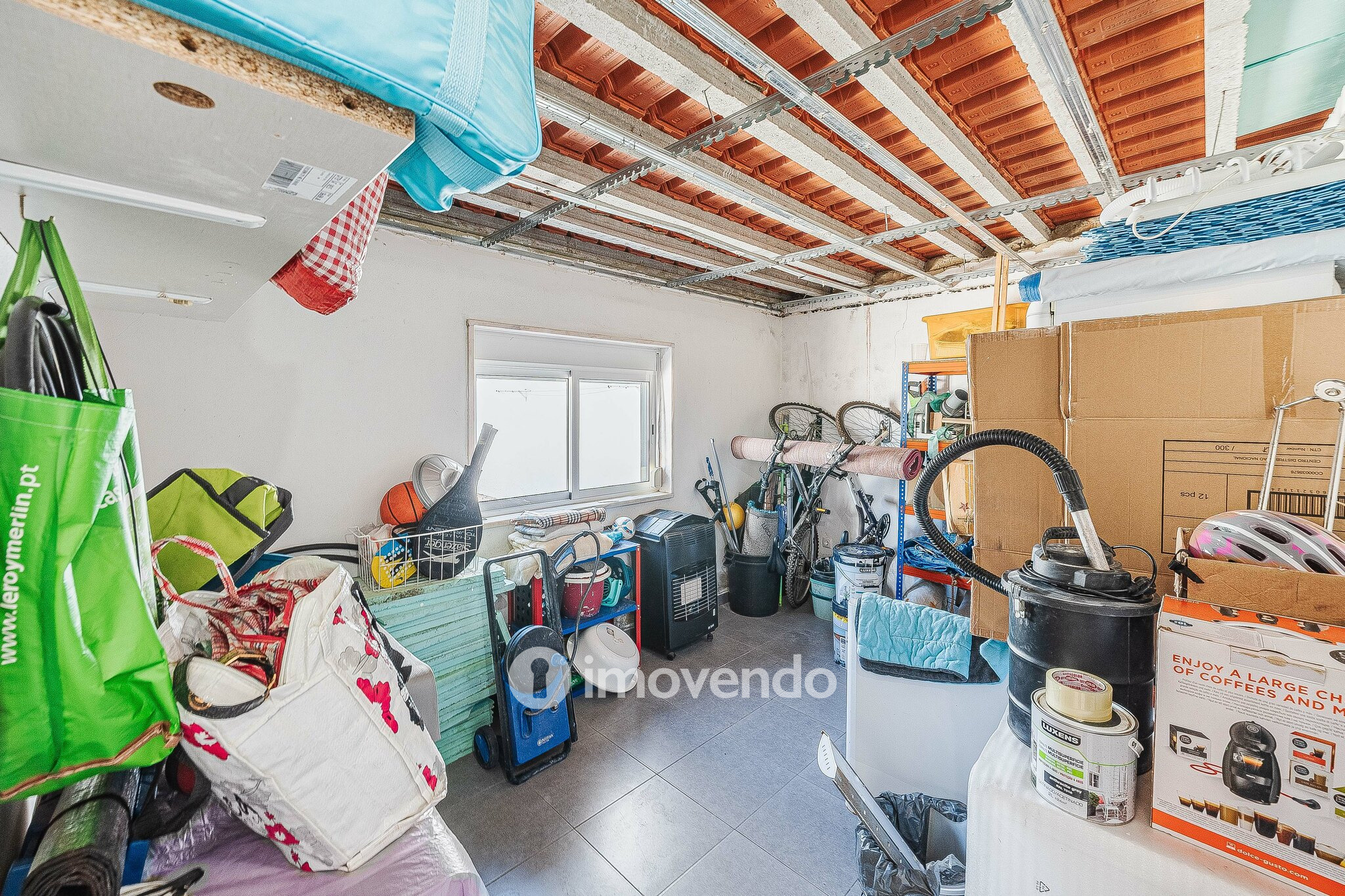 Moradia T3+1 de design moderno, com jardim, na Quinta do Anjo