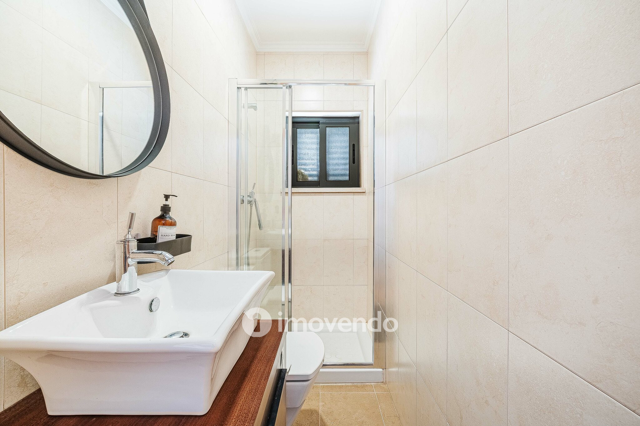 Moradia T3+1 de design moderno, com jardim, na Quinta do Anjo