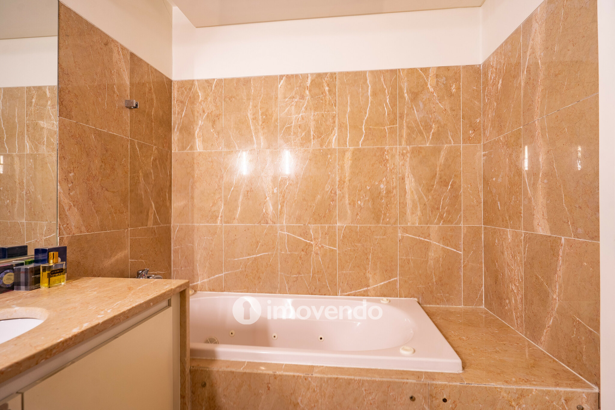 Apartamento T3 premium, com estacionamento, nas Amoreiras, Lisboa