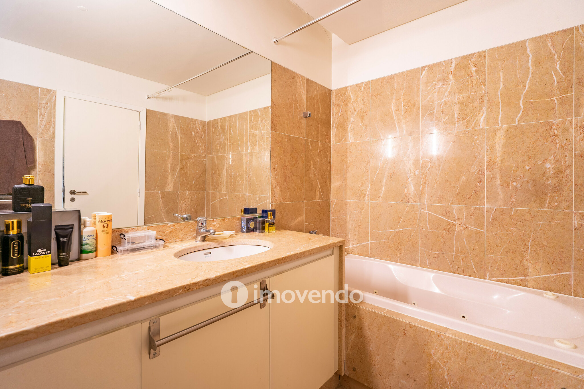Apartamento T3 premium, com estacionamento, nas Amoreiras, Lisboa