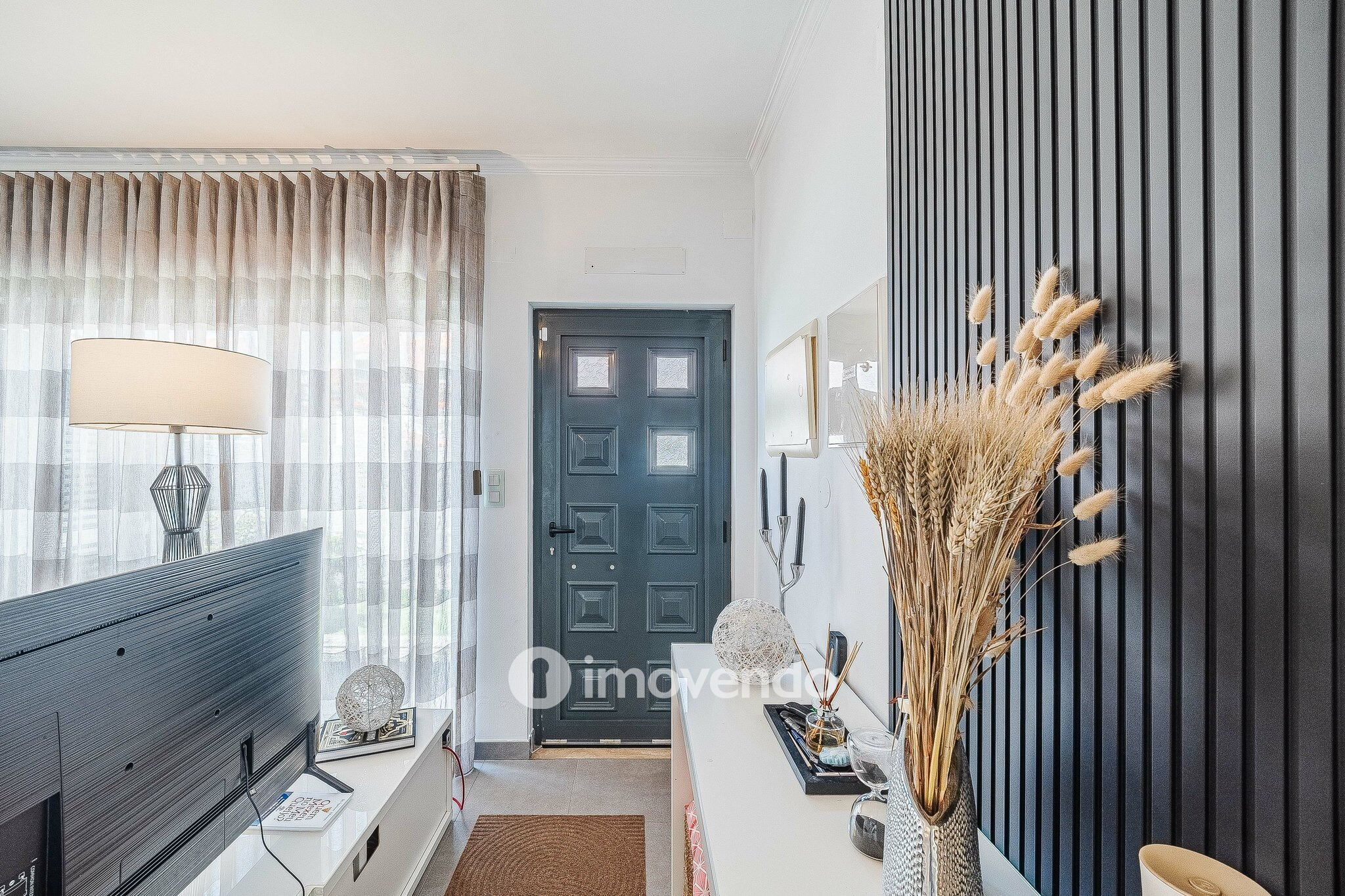 Moradia T3+1 de design moderno, com jardim, na Quinta do Anjo