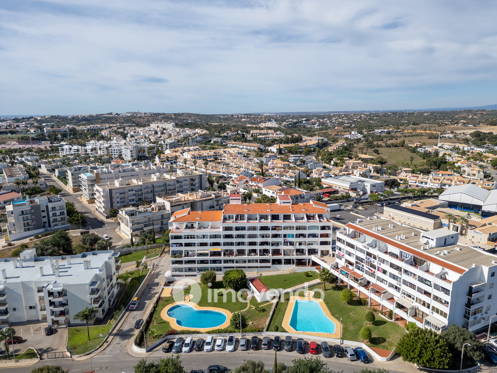 Apartamento T1 com parqueamento, em condomínio com piscina, Albufeira
