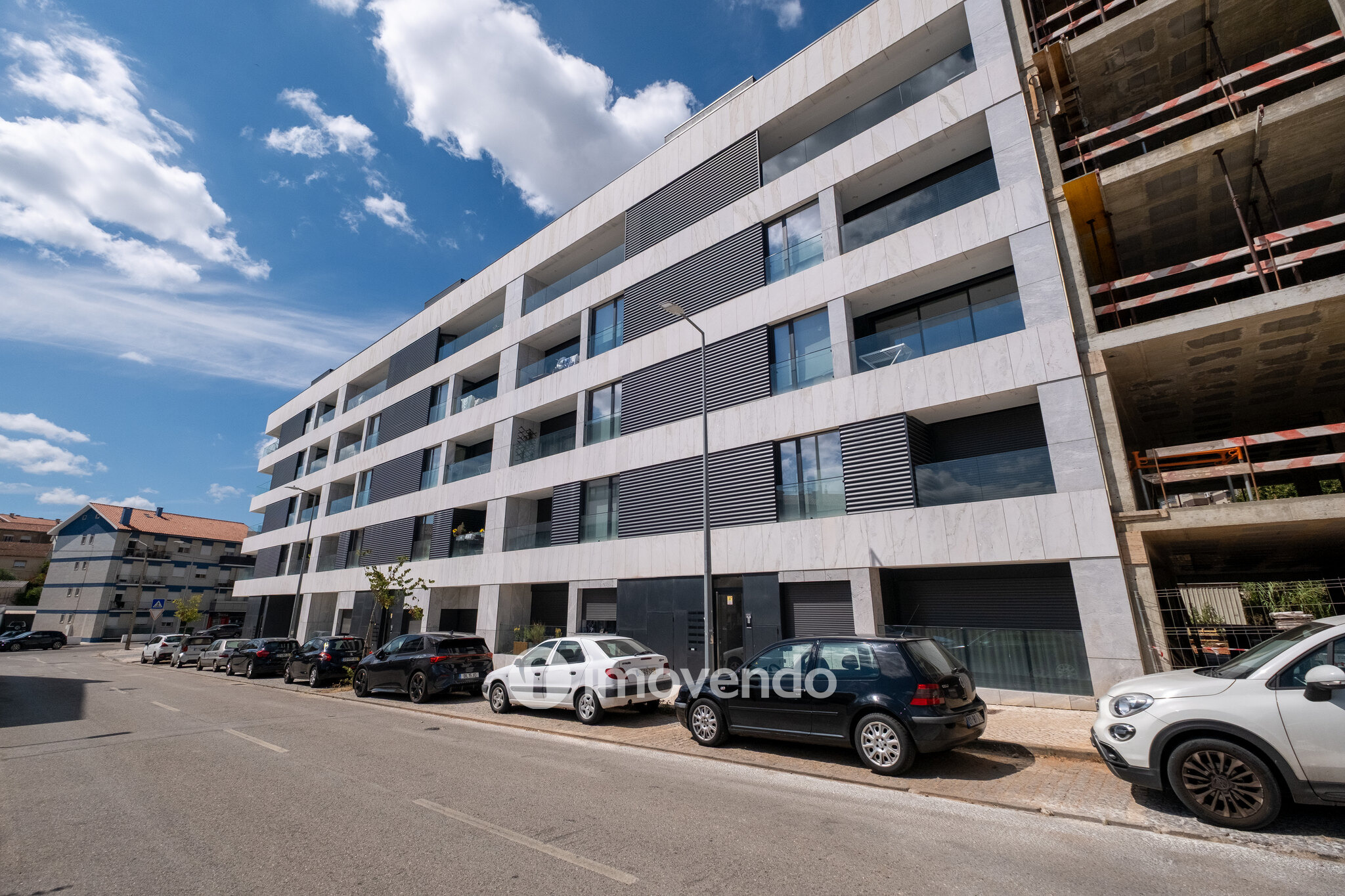 Apartamento T1+1, semi-novo, em Coimbra