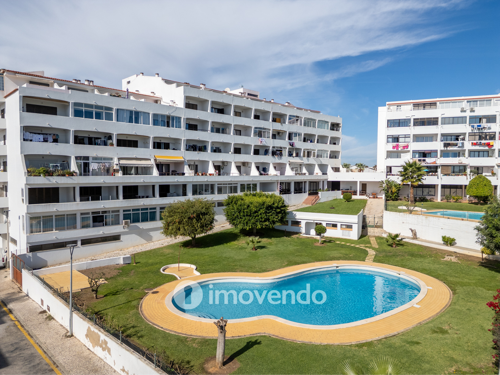 Apartamento T1 com parqueamento, em condomínio com piscina, Albufeira