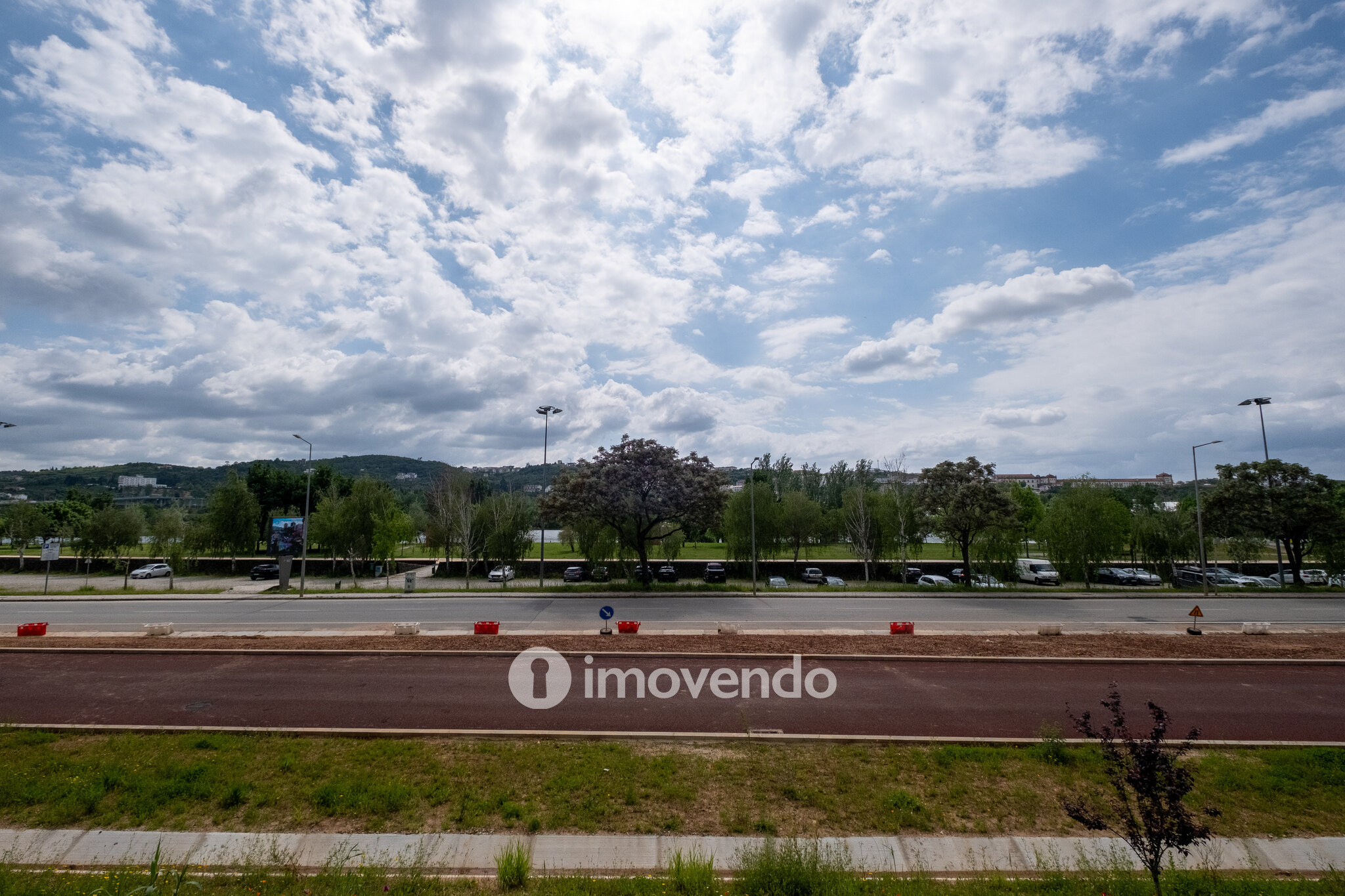 Apartamento T3 exclusivo, com terraço, nos Terraços do Rio, Coimbra