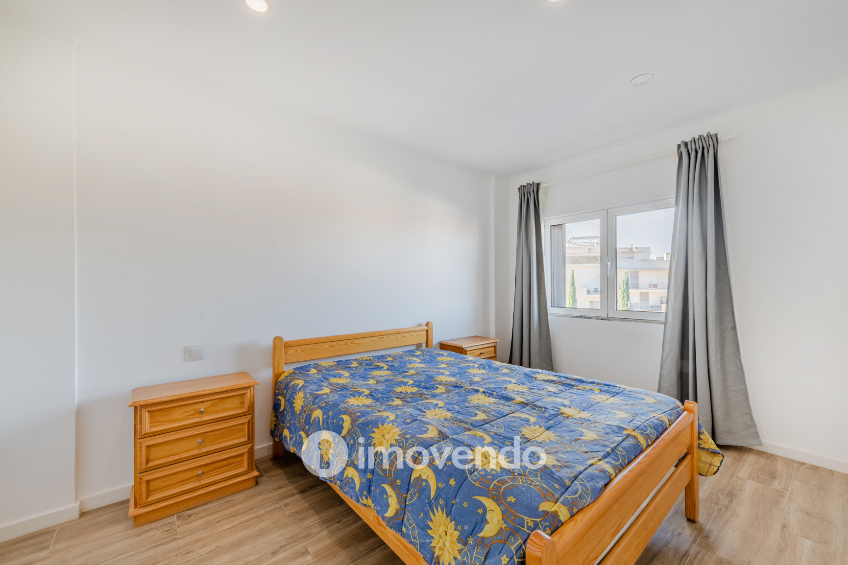 Apartamento T1 com parqueamento, em condomínio com piscina, Albufeira