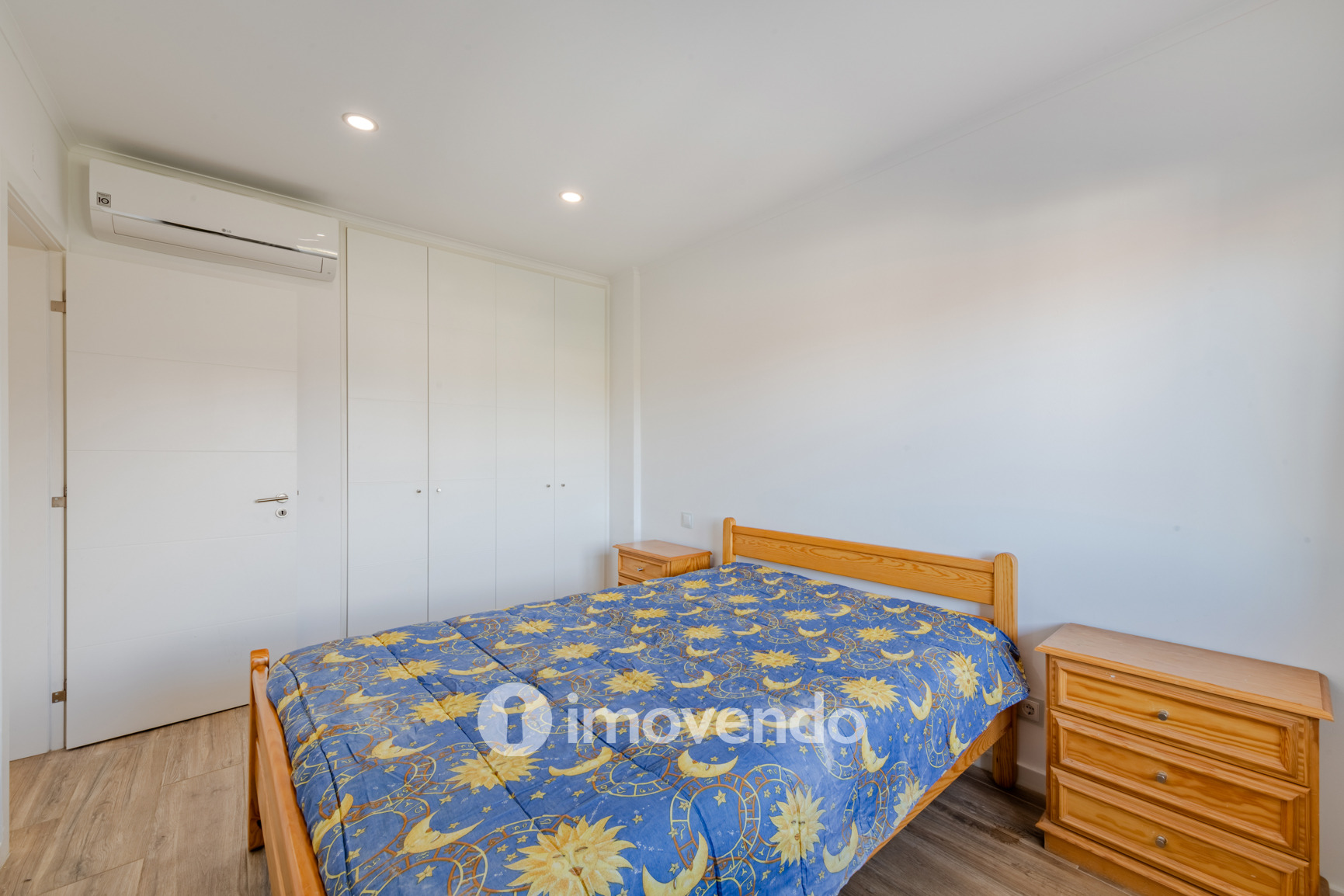 Apartamento T1 com parqueamento, em condomínio com piscina, Albufeira