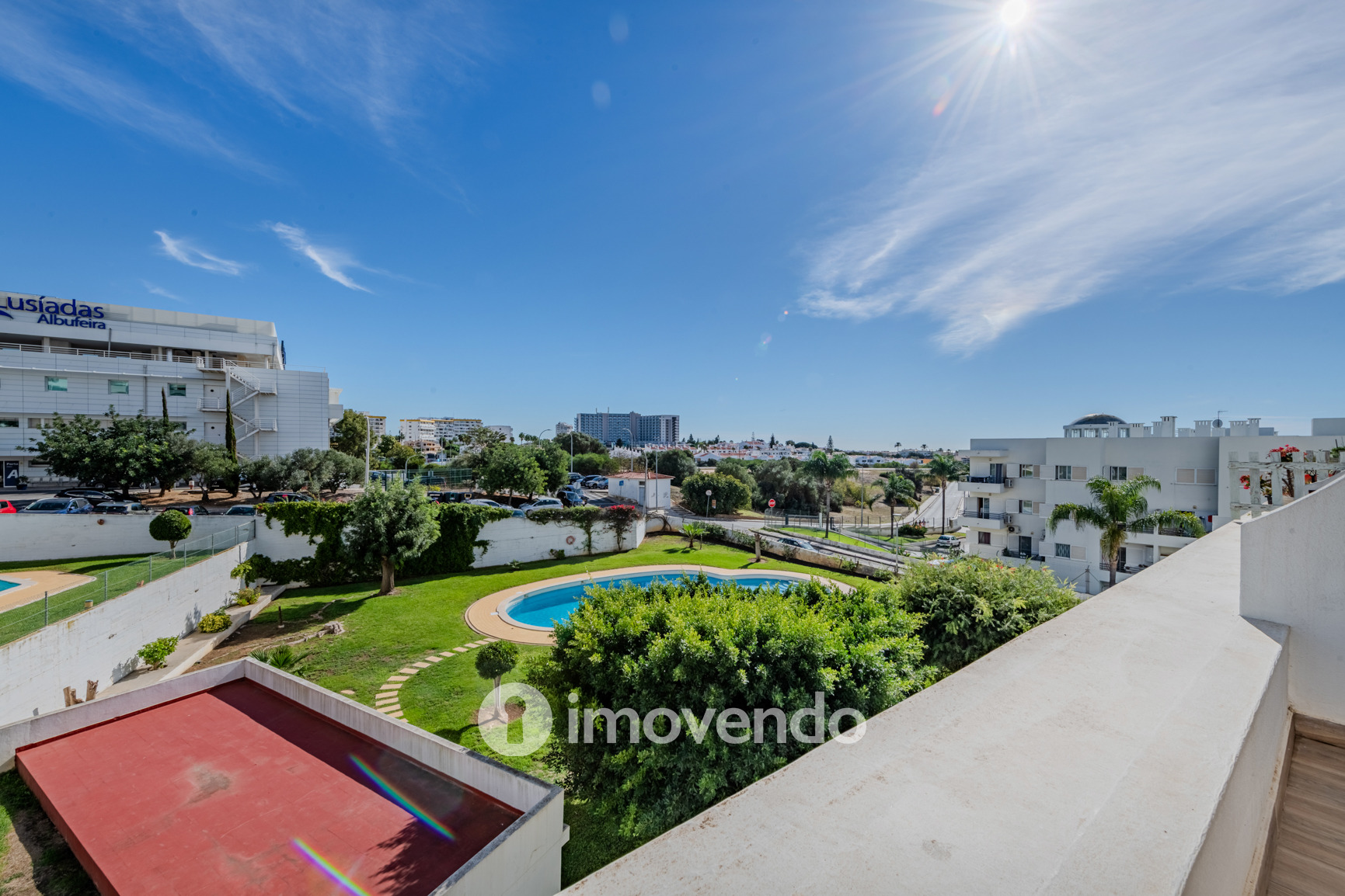 Apartamento T1 com parqueamento, em condomínio com piscina, Albufeira