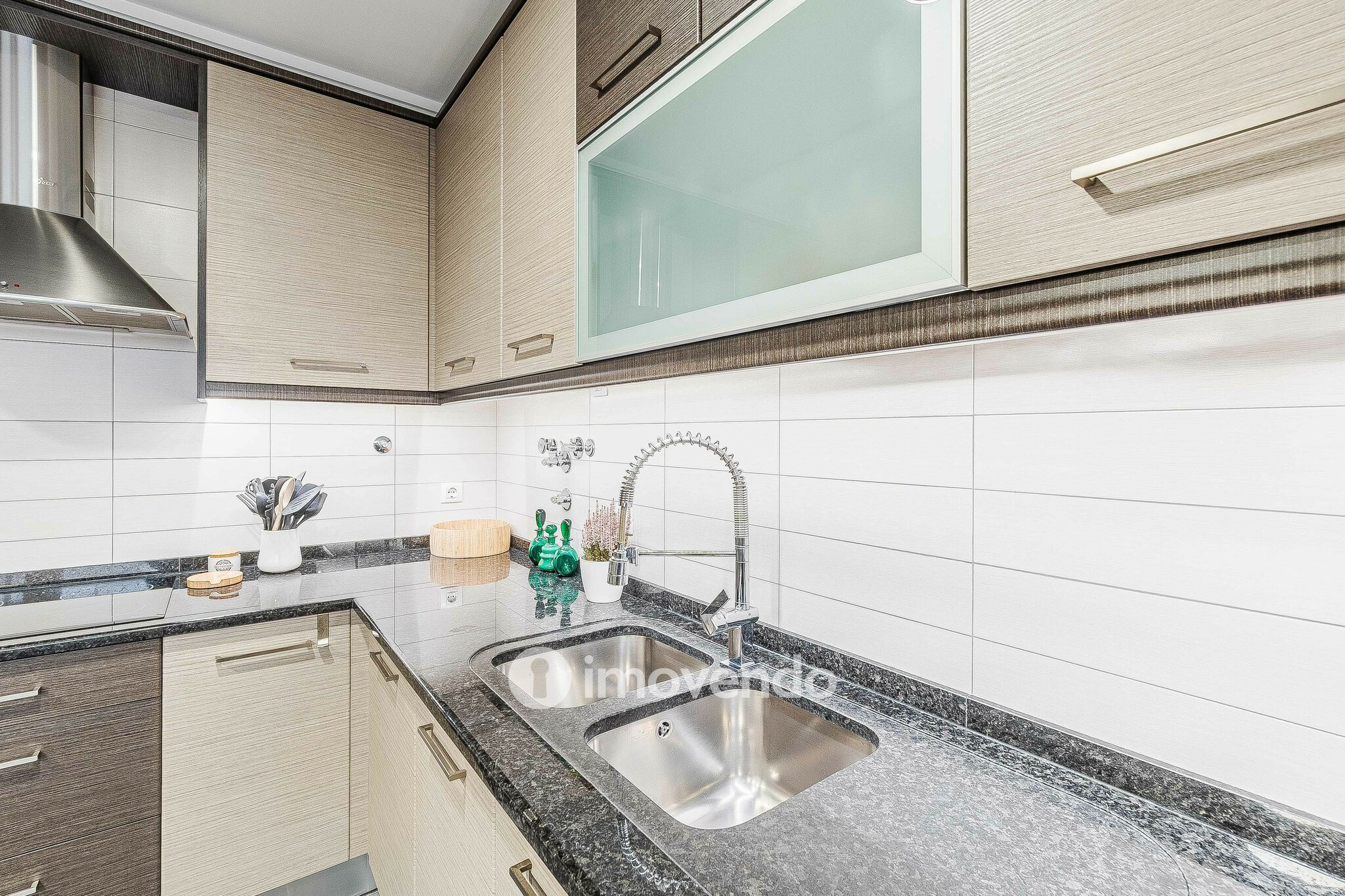 Moradia T3 com garagem, num condomínio com piscina, em Bucelas