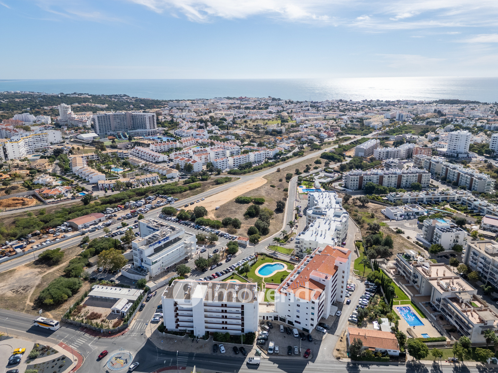 Apartamento T1 com parqueamento, em condomínio com piscina, Albufeira