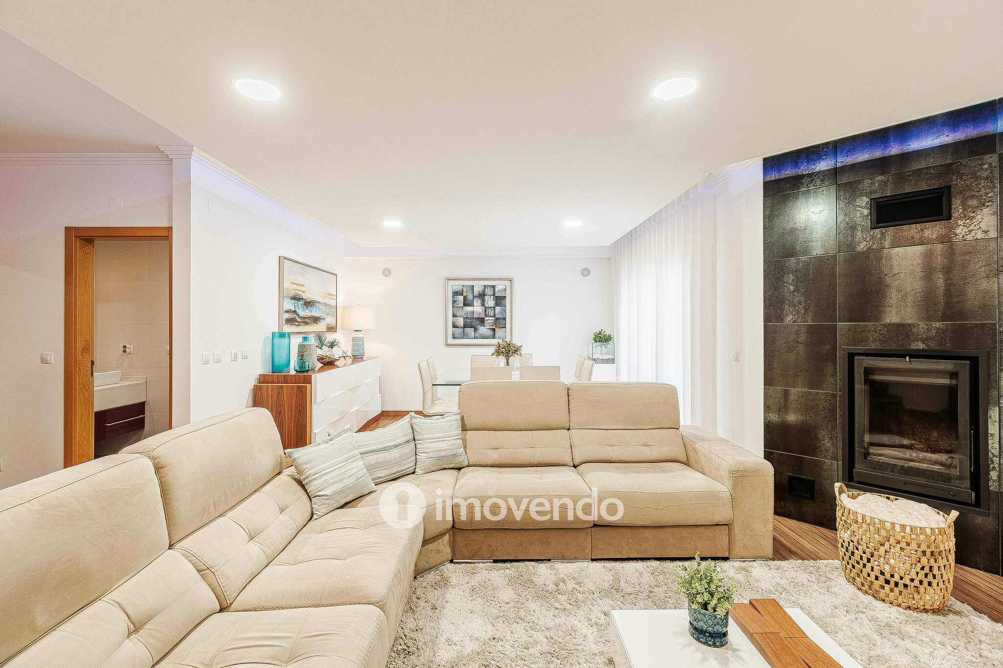 Moradia T3 com garagem, num condomínio com piscina, em Bucelas