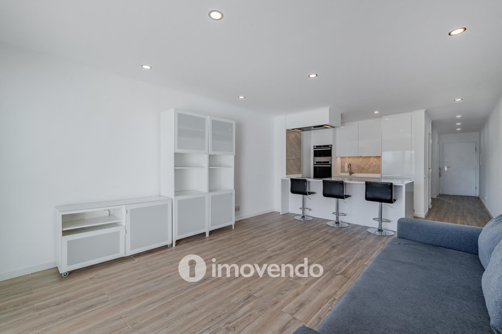 Apartamento T1 com parqueamento, em condomínio com piscina, Albufeira