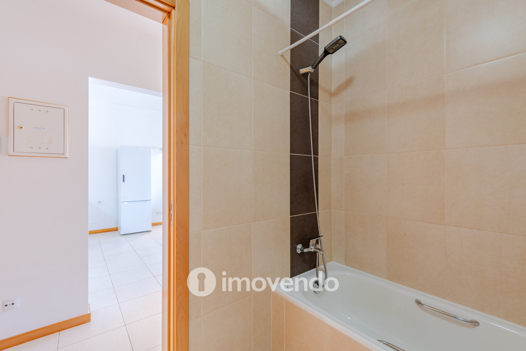 Apartamento T1 com terraço, num condomínio com piscina, em Portimão