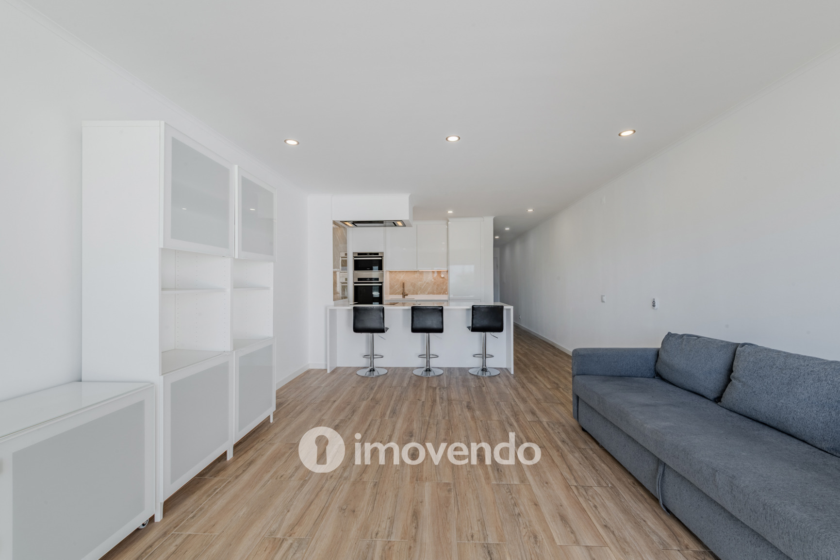 Apartamento T1 com parqueamento, em condomínio com piscina, Albufeira
