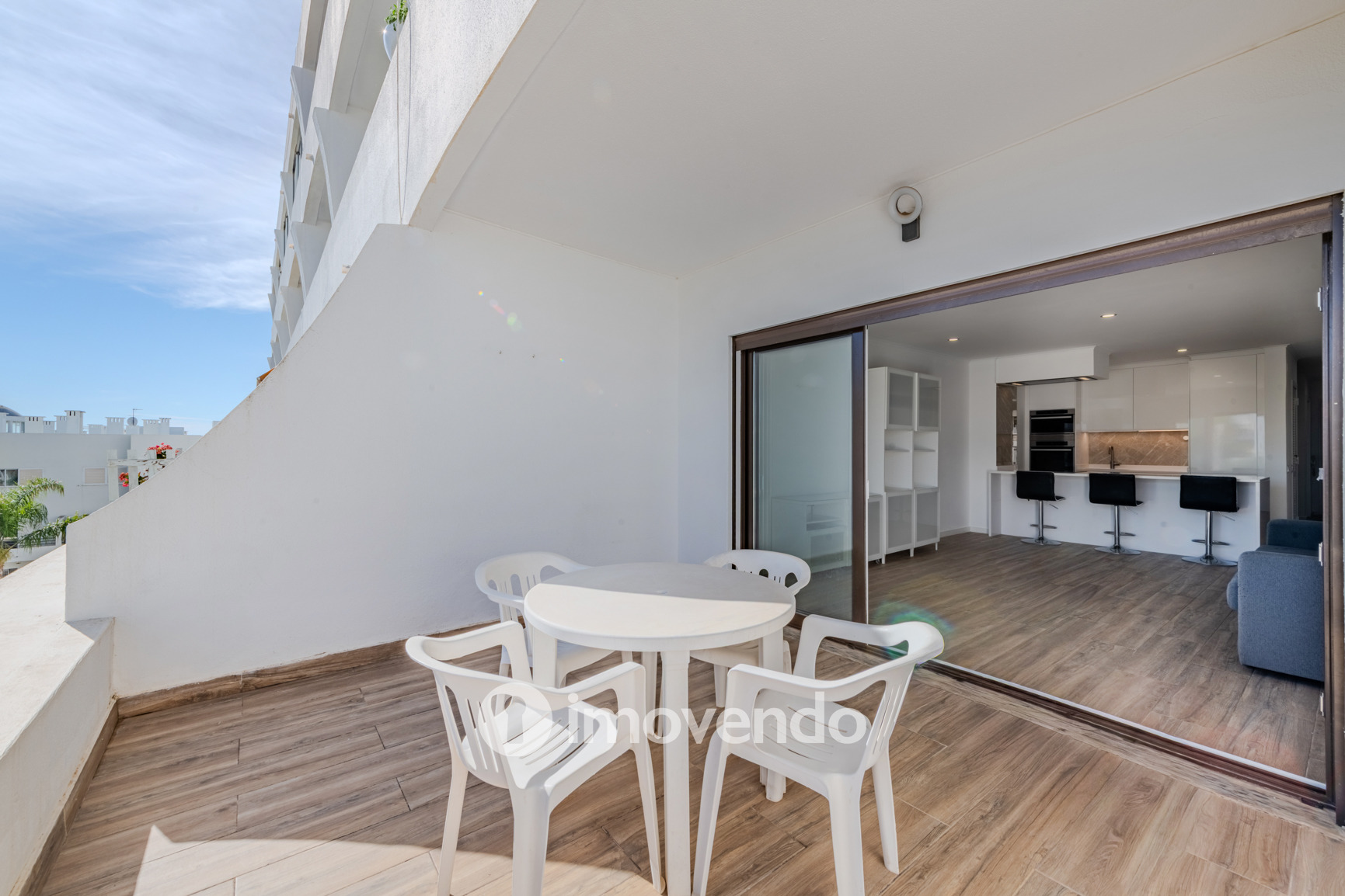 Apartamento T1 com parqueamento, em condomínio com piscina, Albufeira