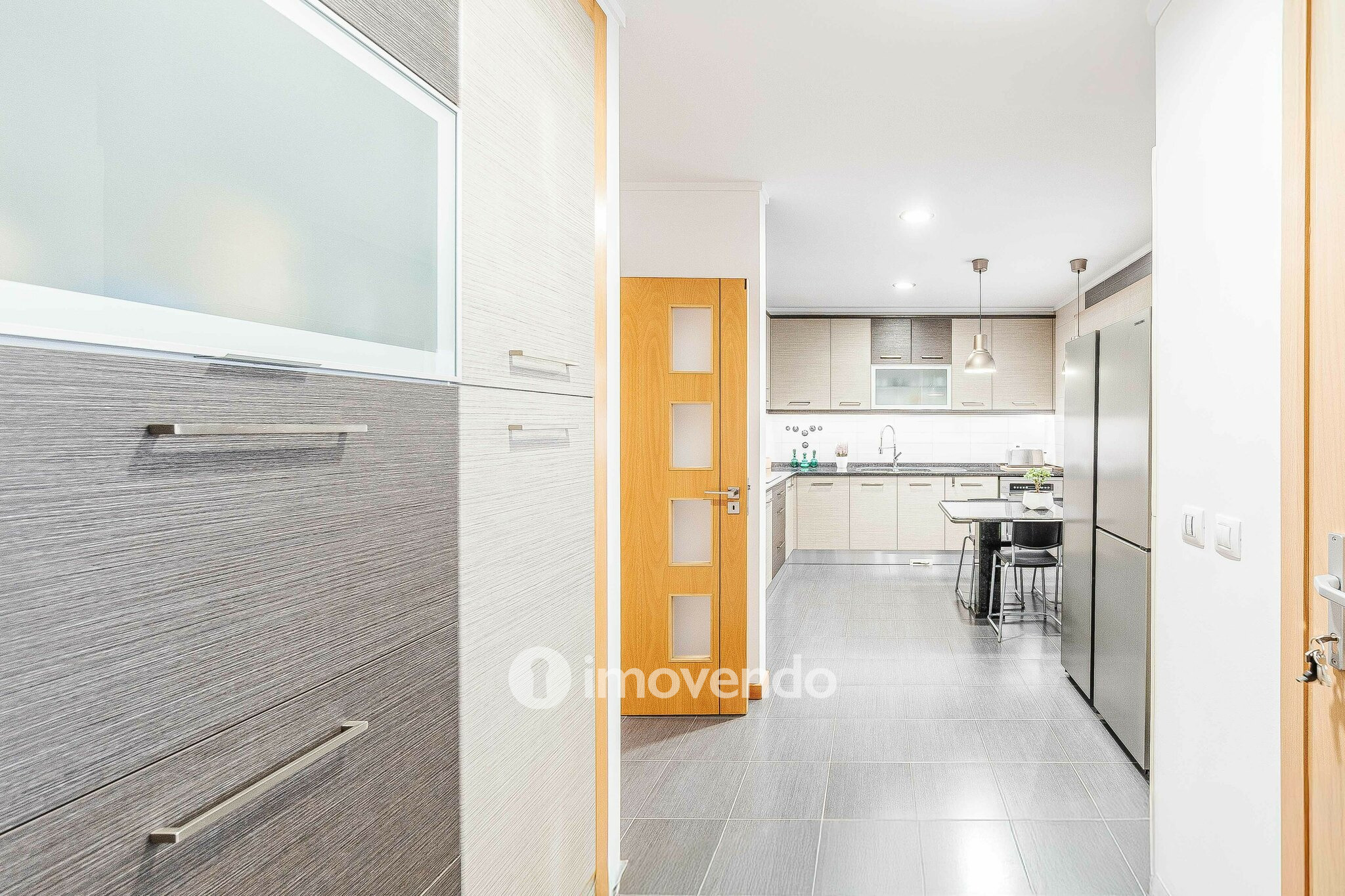 Moradia T3 com garagem, num condomínio com piscina, em Bucelas