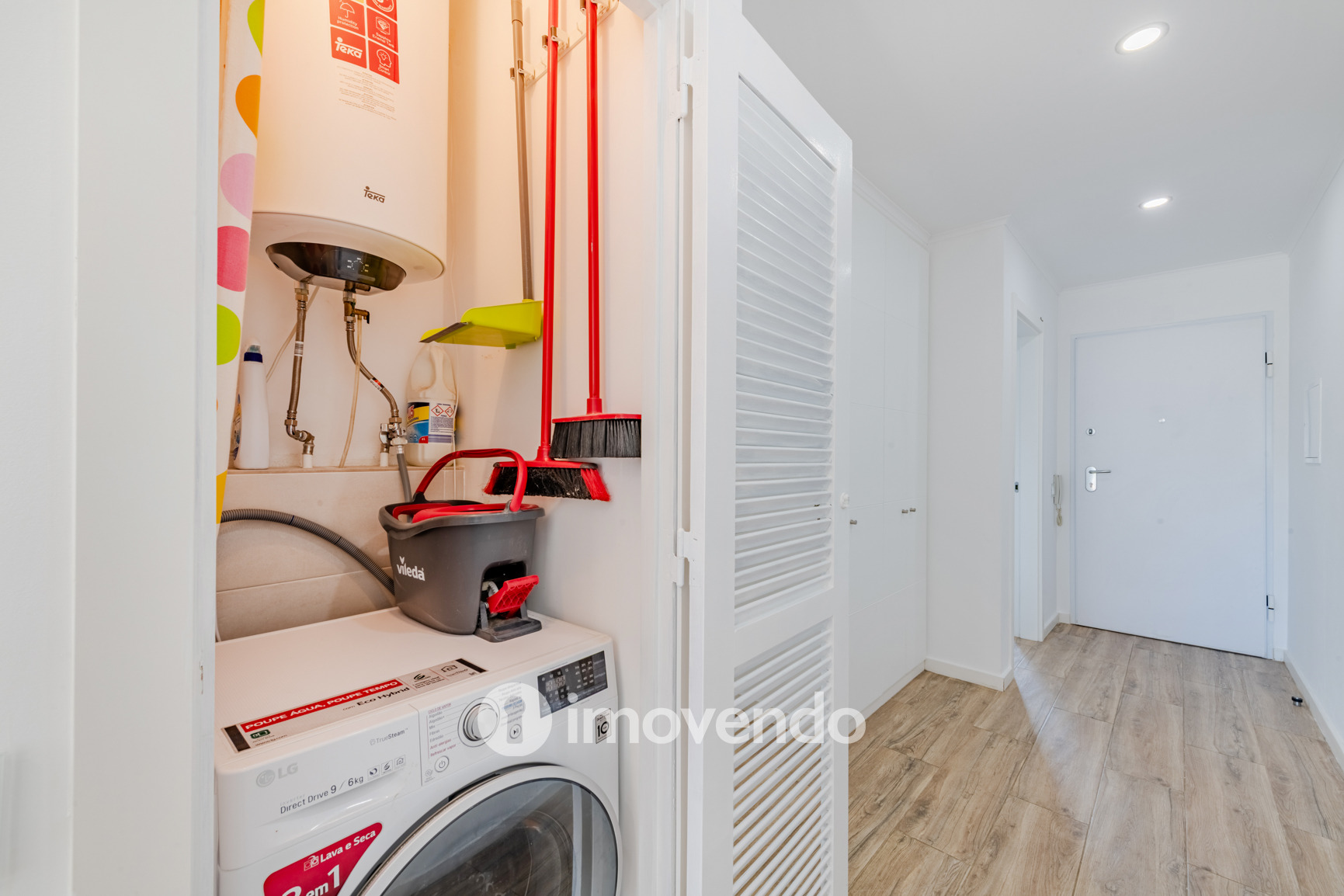 Apartamento T1 com parqueamento, em condomínio com piscina, Albufeira