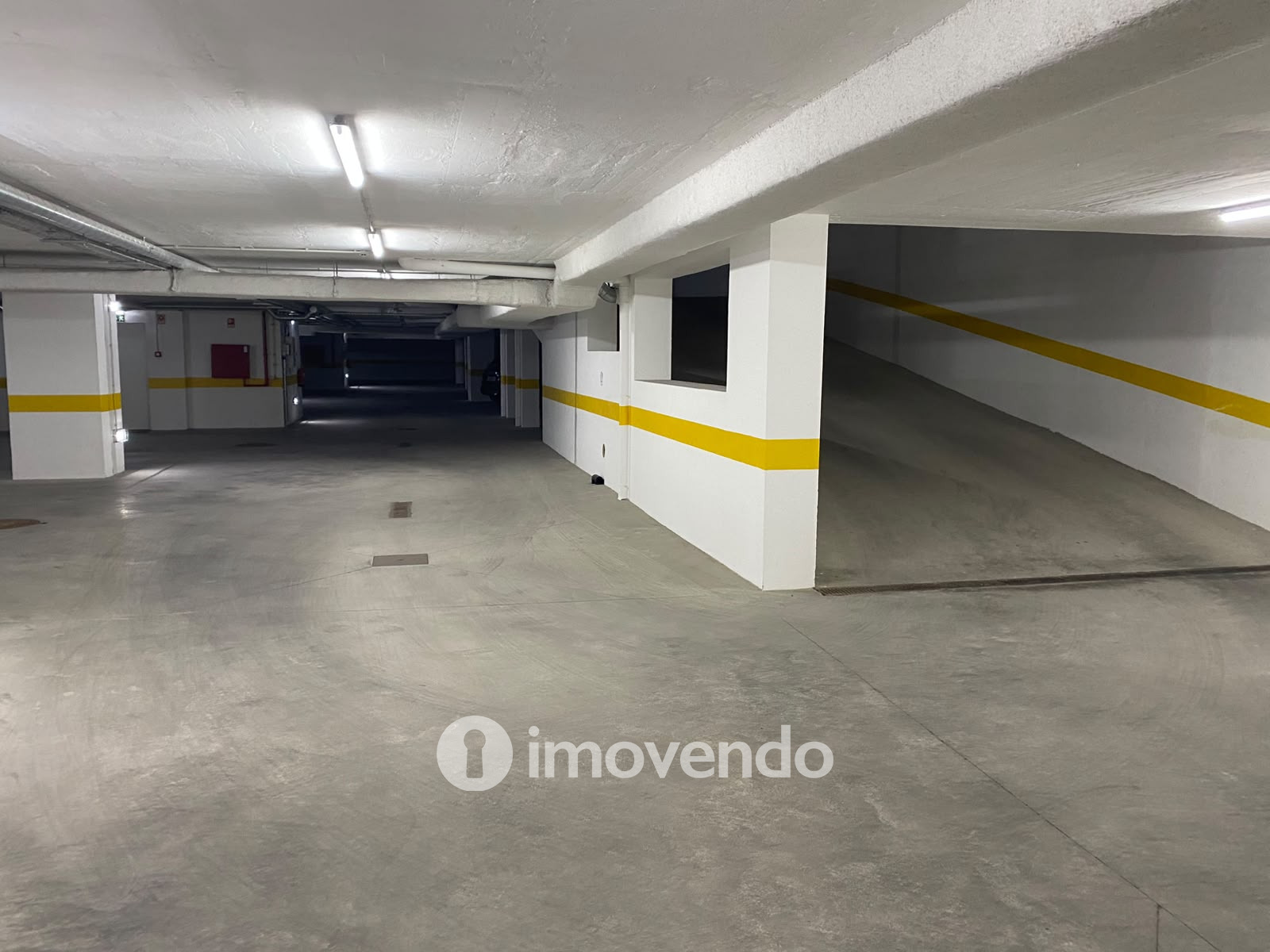 Apartamento T1+1, semi-novo, em Coimbra