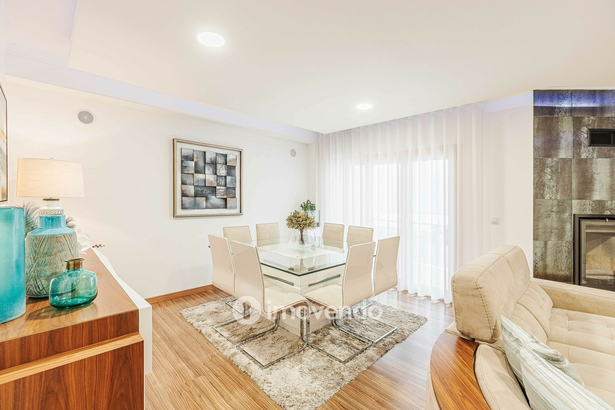 Moradia T3 com garagem, num condomínio com piscina, em Bucelas