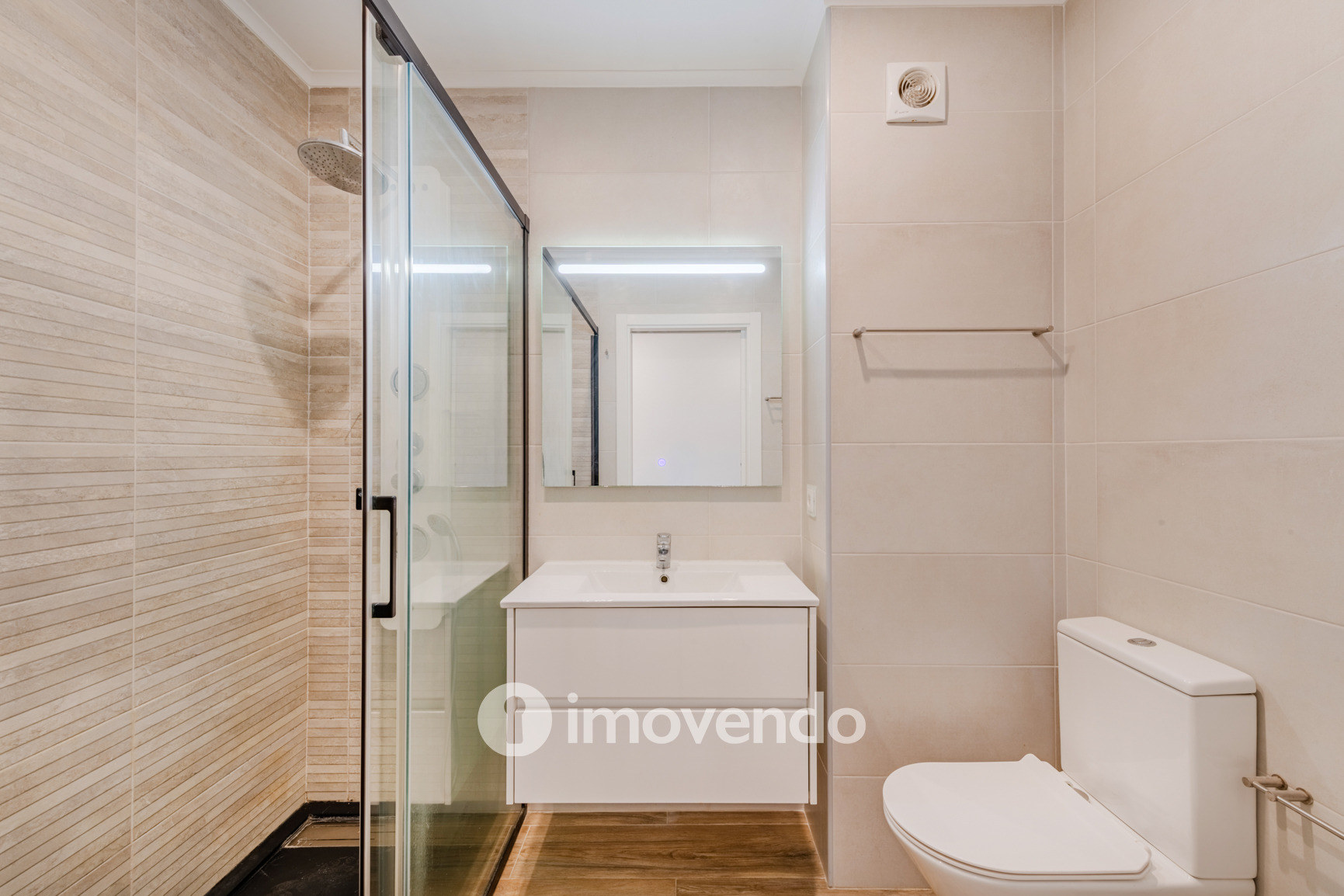 Apartamento T1 com parqueamento, em condomínio com piscina, Albufeira