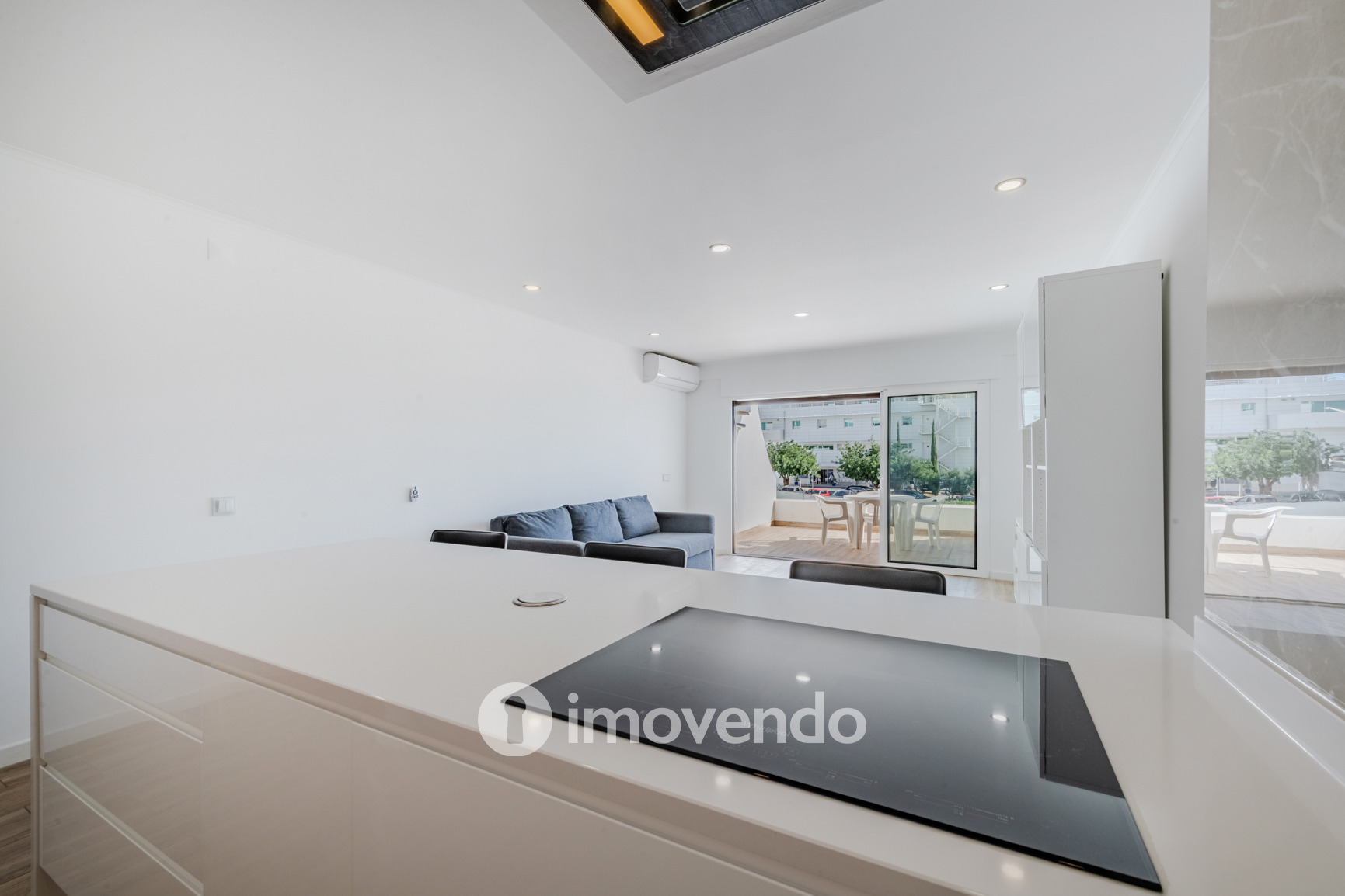Apartamento T1 com parqueamento, em condomínio com piscina, Albufeira